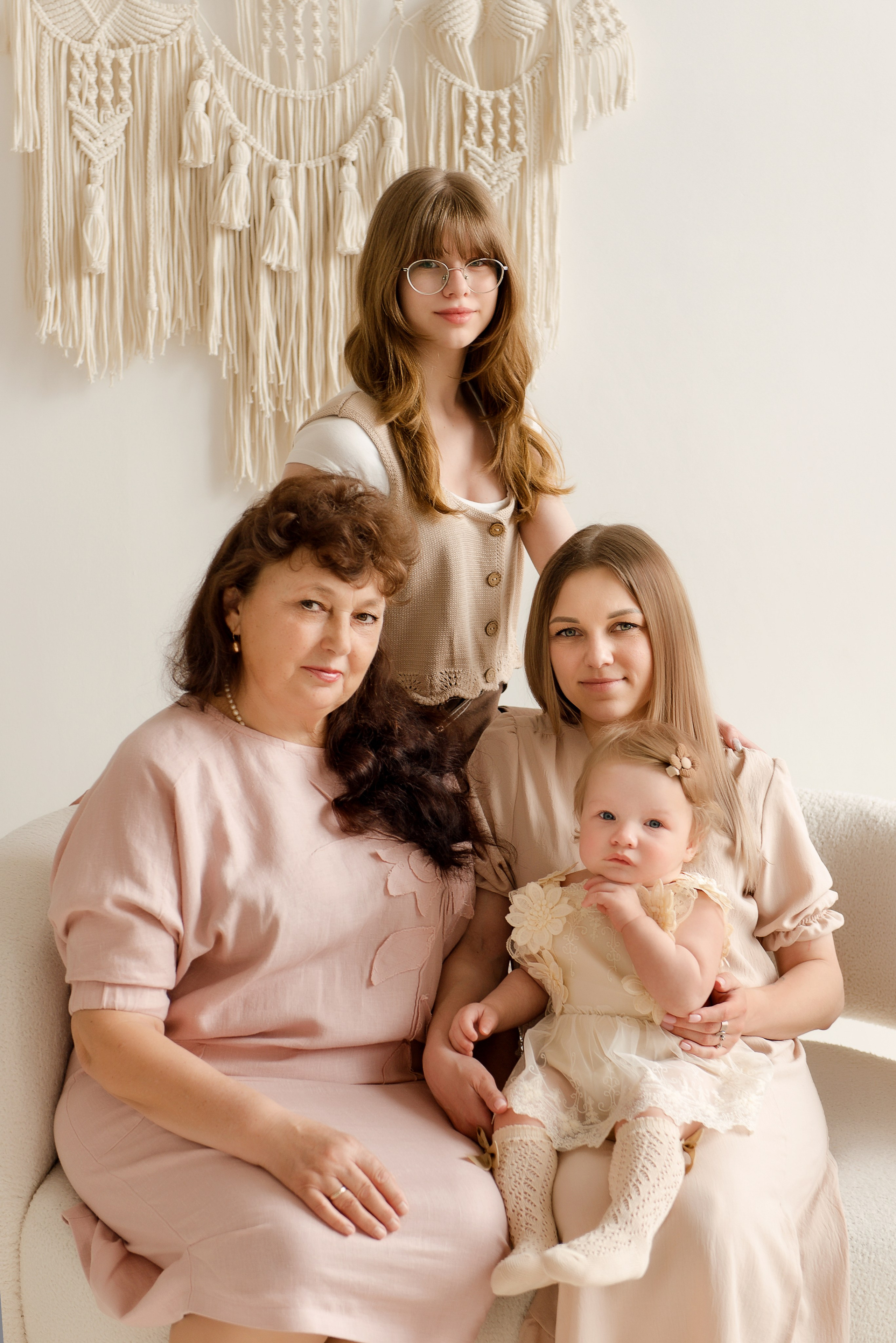 Семейная фотосессия 1 год в Москве. Детский фотограф в Долгопрудном и Москве