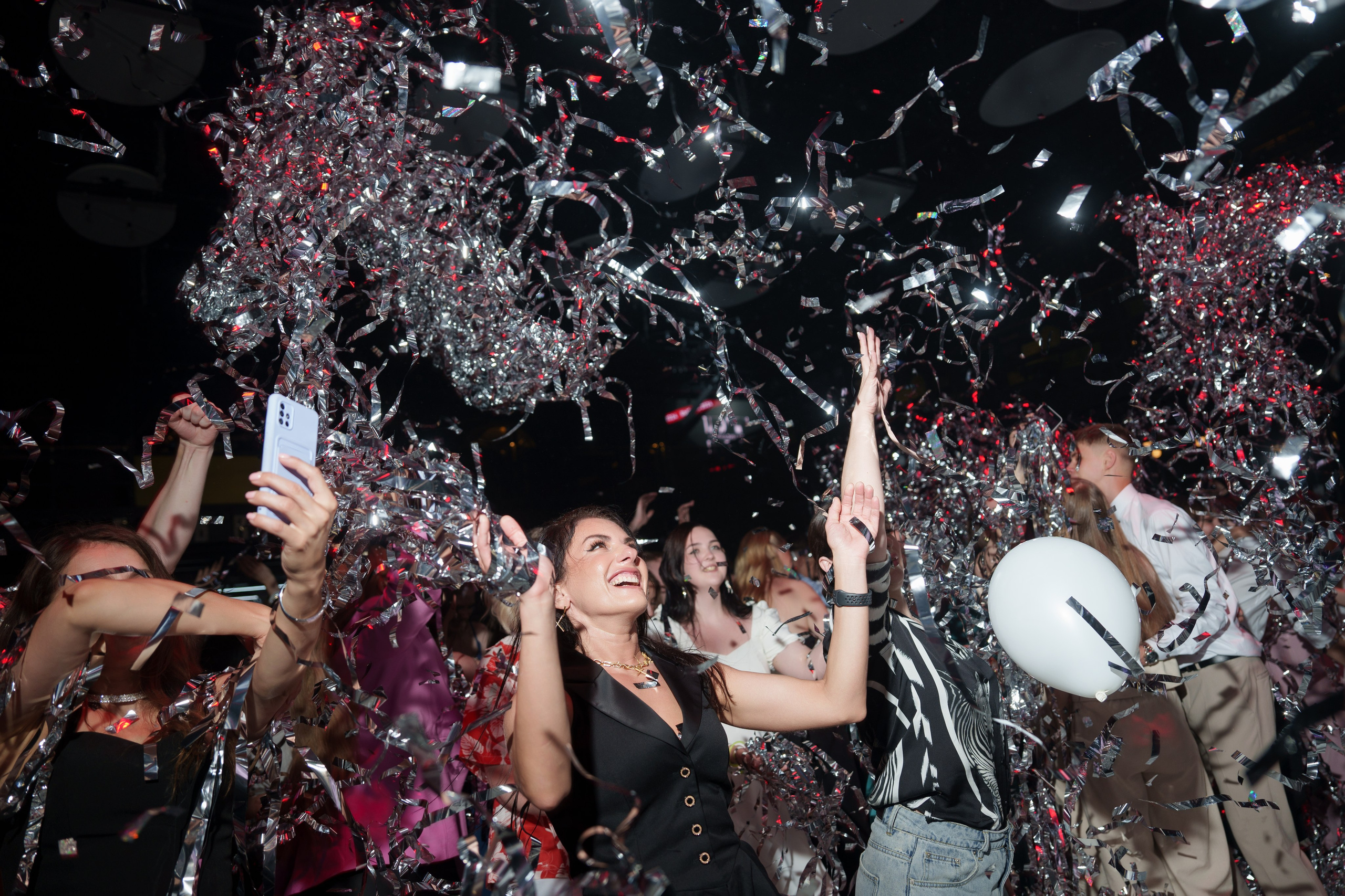 Выпускной Гимназия 7. Свадебный и репортажный фотограф Элина Козырьянова