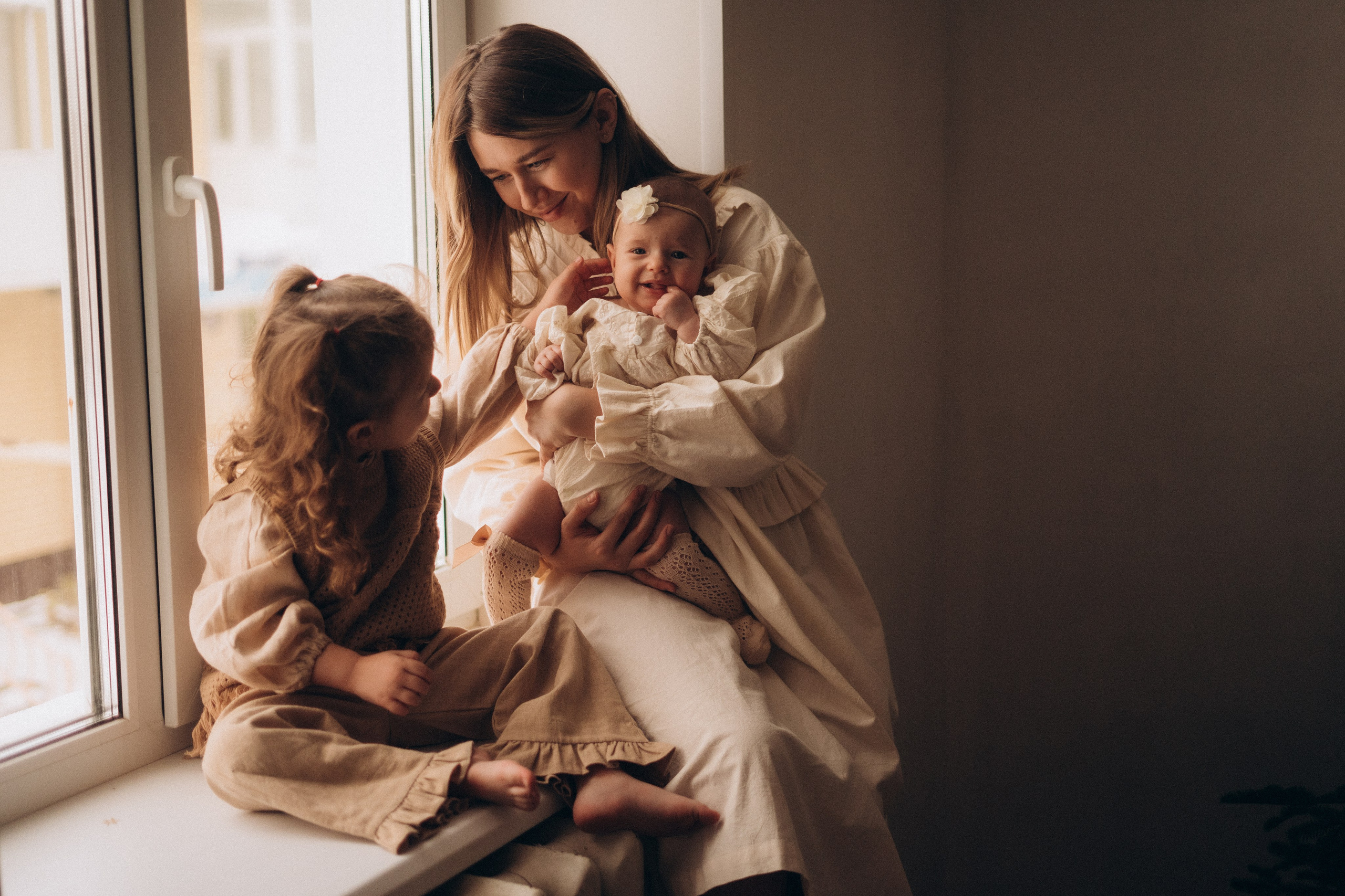 Женя, Ваня, Таисия и Есения. Главная