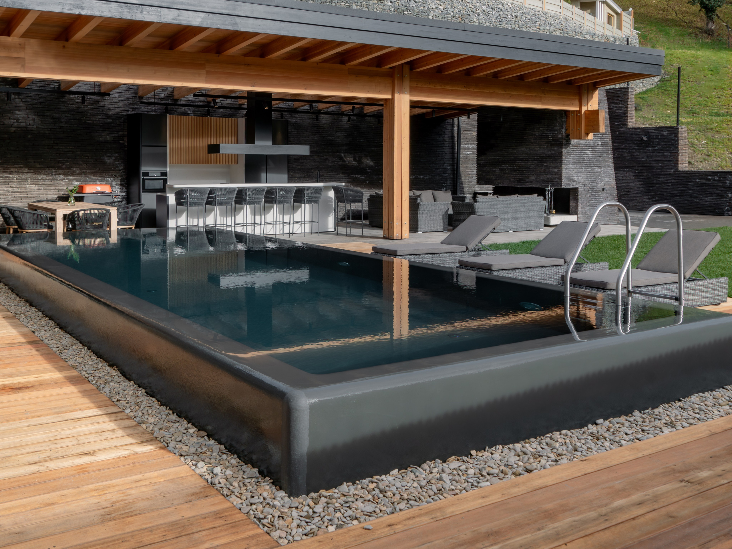 Загородный комплекс в стиле шале — экстерьер. Репортажный фотограф в Красной Поляне и Сочи Павлюченко Екатерина