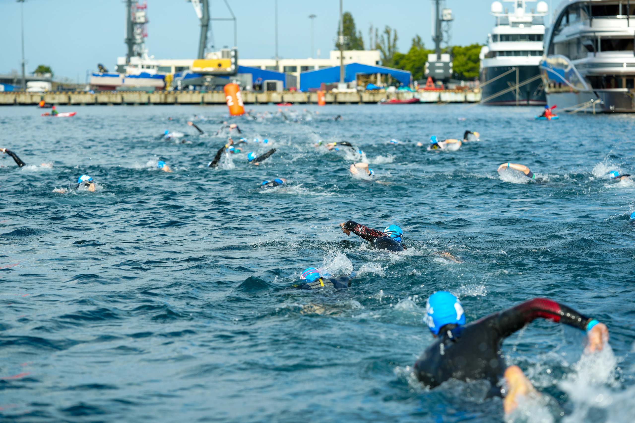 Фотоотчет партнерской интеграции для компании TELE2 на фестивале Ironstar. Репортажный фотограф в Красной Поляне и Сочи Павлюченко Екатерина