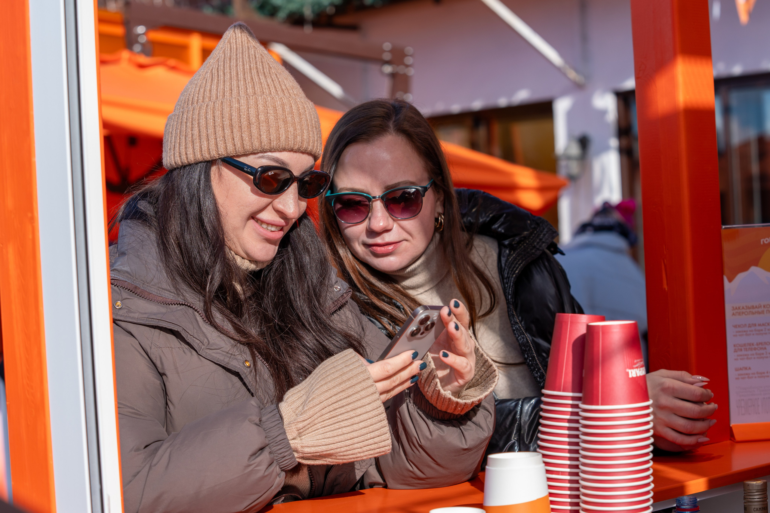 Фотоотчет партнерской интеграции Aperol Spritz на Роза Фест 2025. Репортажный фотограф в Красной Поляне и Сочи Павлюченко Екатерина