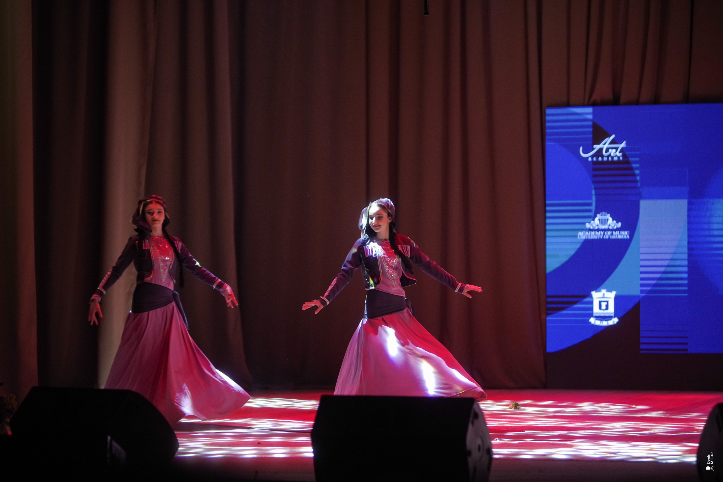 Танцы в Хоби. Портретный фотограф Денис Милютин