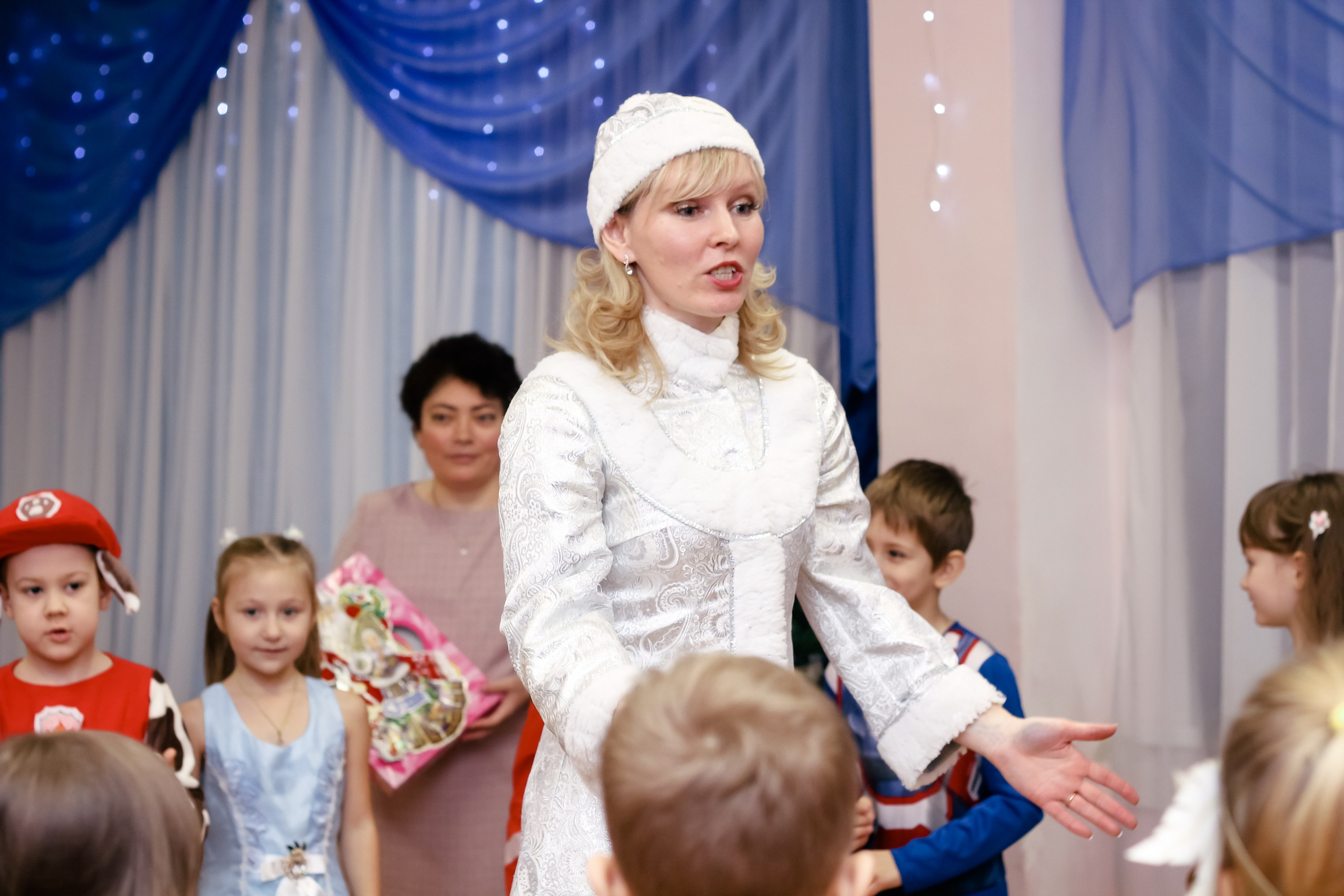Новогодний утренник. Фотограф Великий Новгород Татьяна Чиглинцева