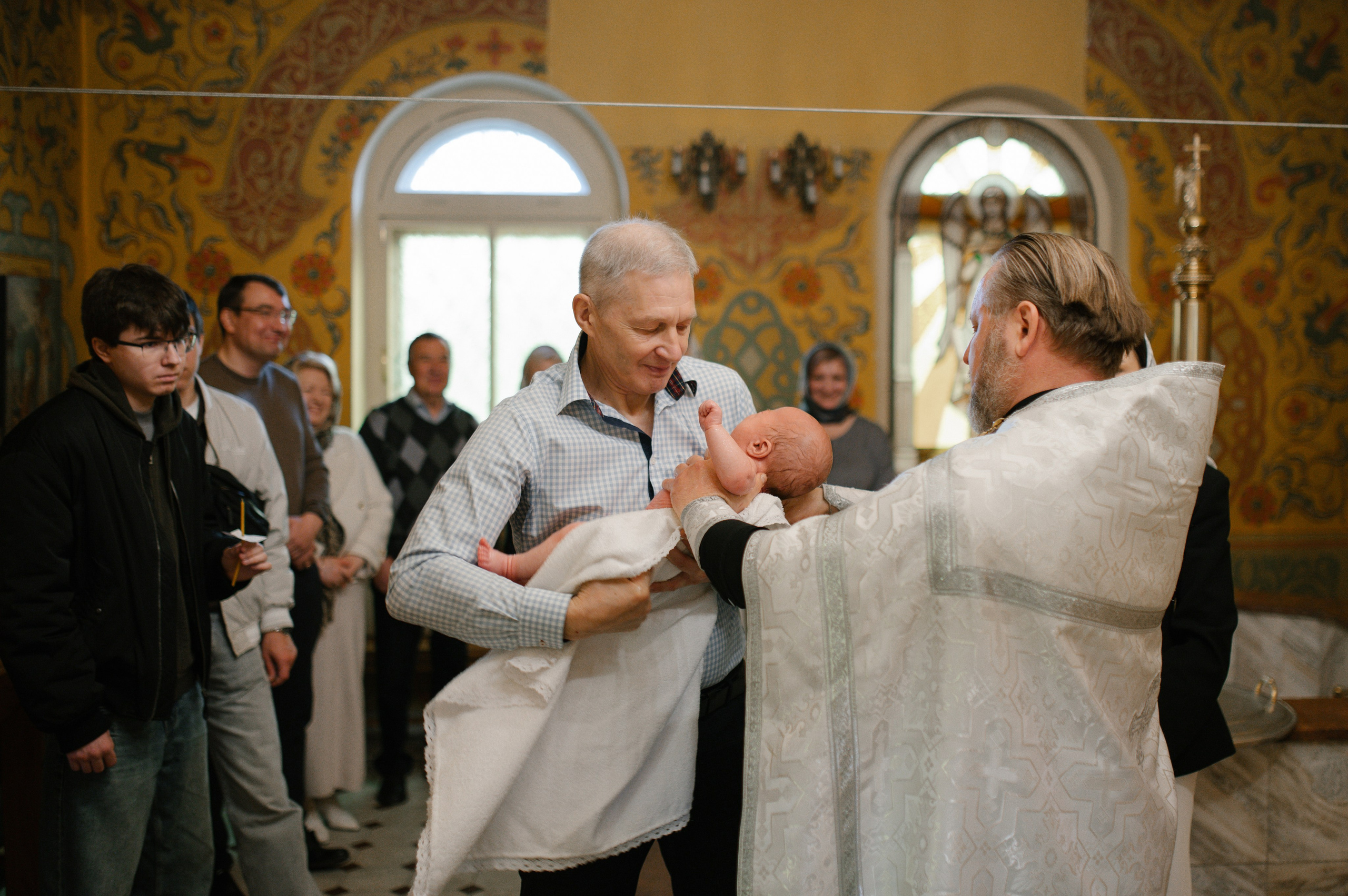 Крещение в Храме Воздвижения Креста Господня в Алтуфьеве. Семейный и свадебный фотограф в Москве Татьяна Николаева