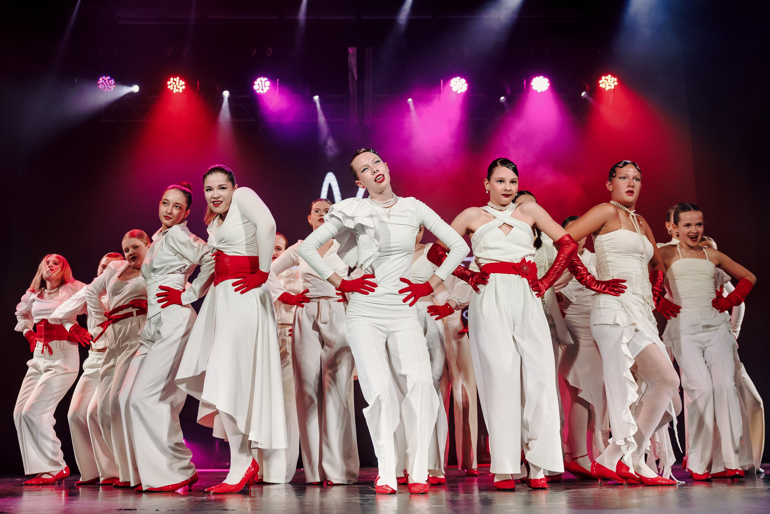 Отчётный концерт танцевальной школы «Red Rabbits» 2025. Лёшка Варзегов — фотограф