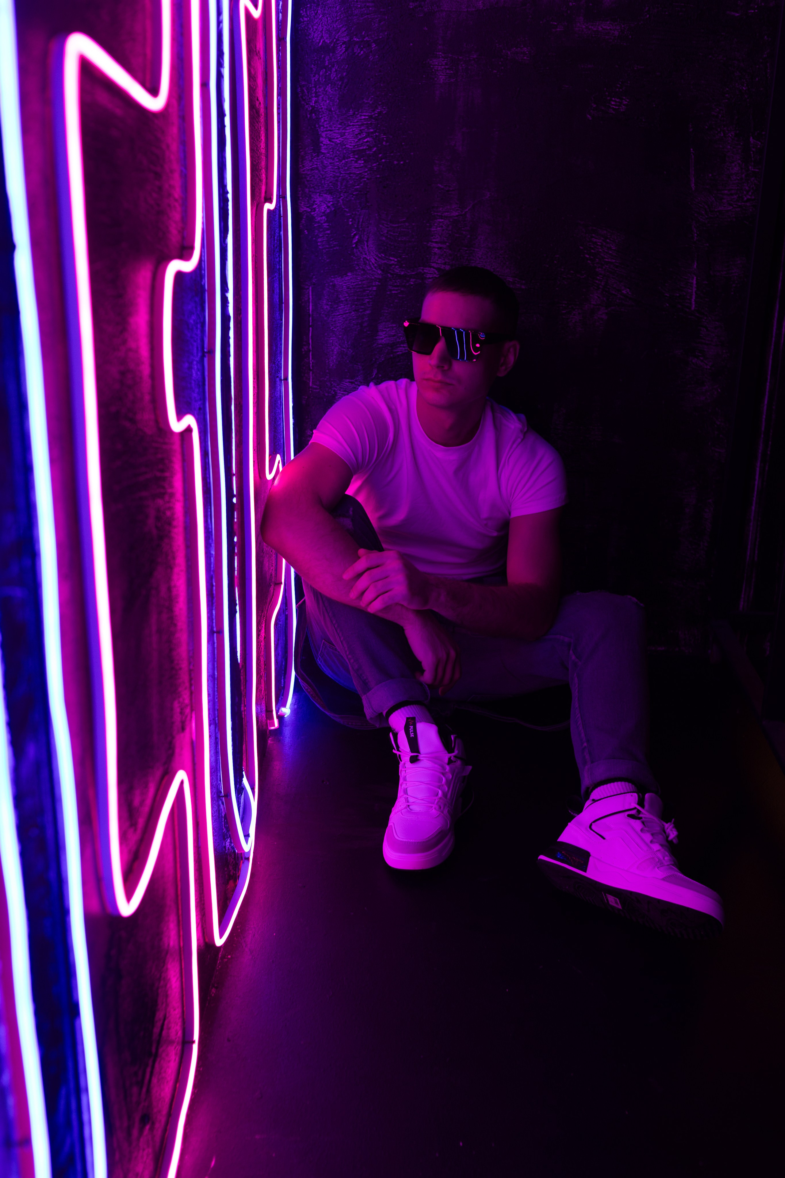 Евгений. Неон. Фотограф Регина Крикунова г. Красноярск