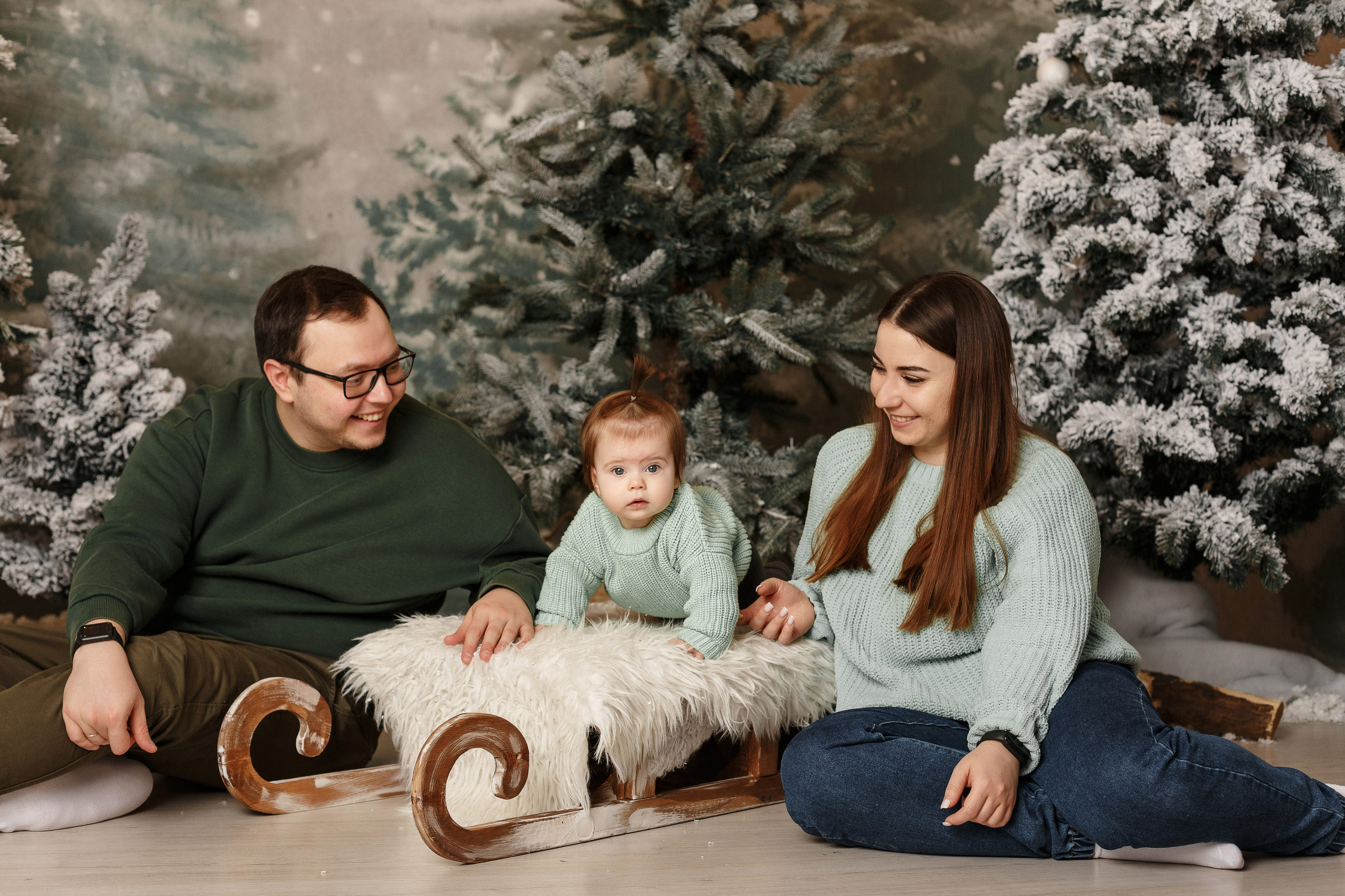 Семейная фотосессия в новогодней фотостудии 'Сова' Таганрога. Свадебный и семейный фотограф в Таганроге Бакарюк Антон
