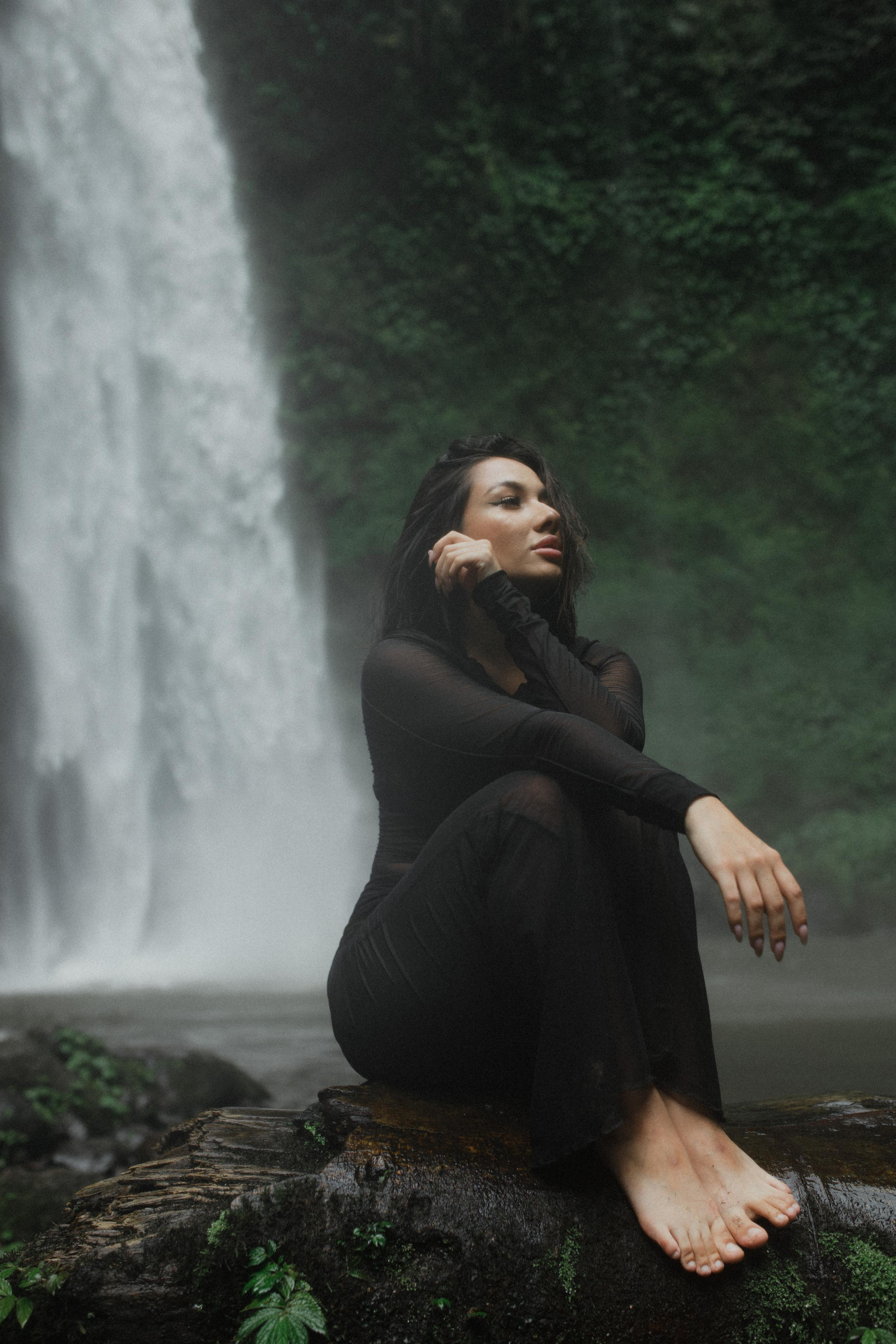 Фотосессия Карины на водопаде. Фотограф Москва Дмитрий Курасов
