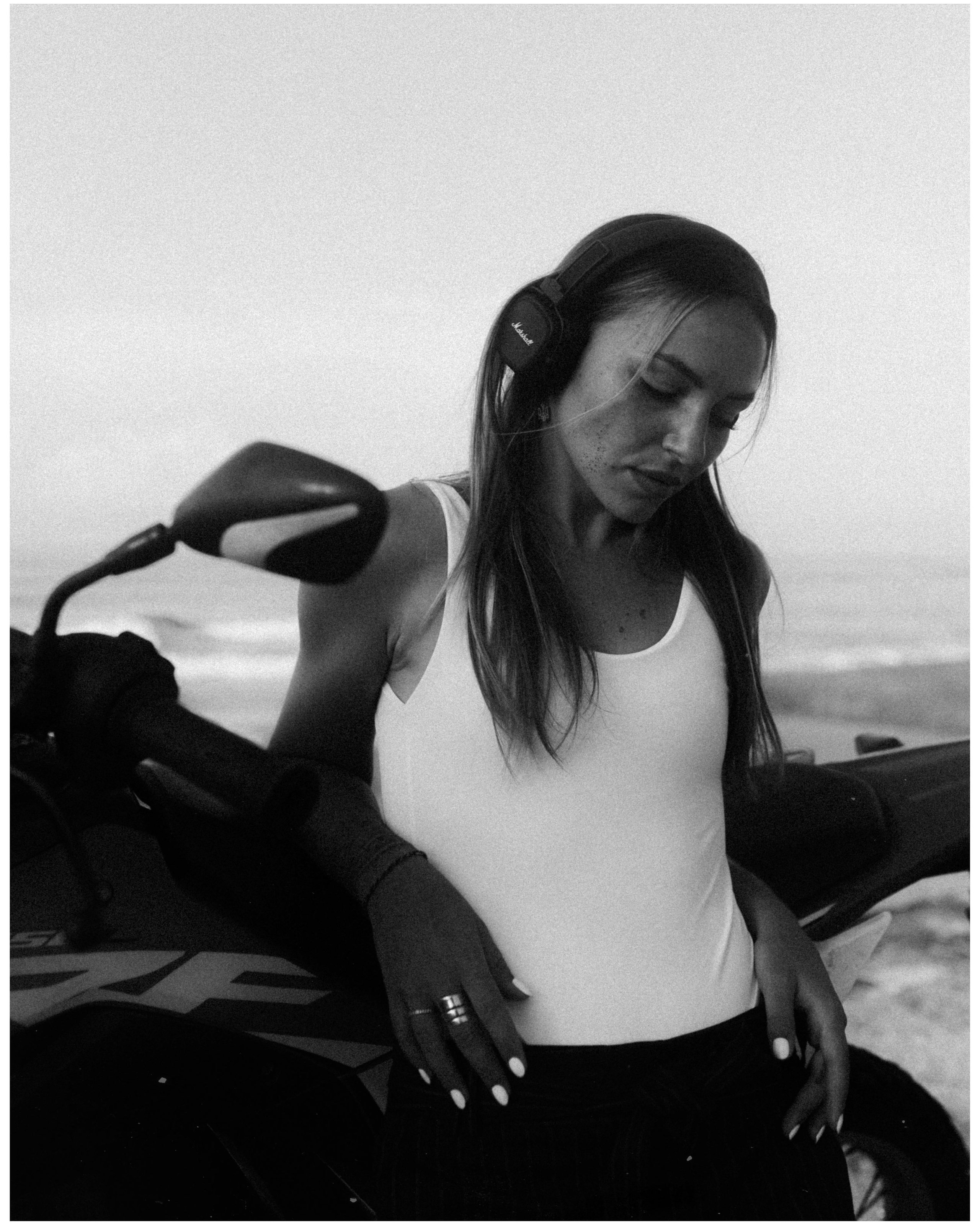 Фотосъемка на Бали с байком на пляже. Фотограф Москва Дмитрий Курасов