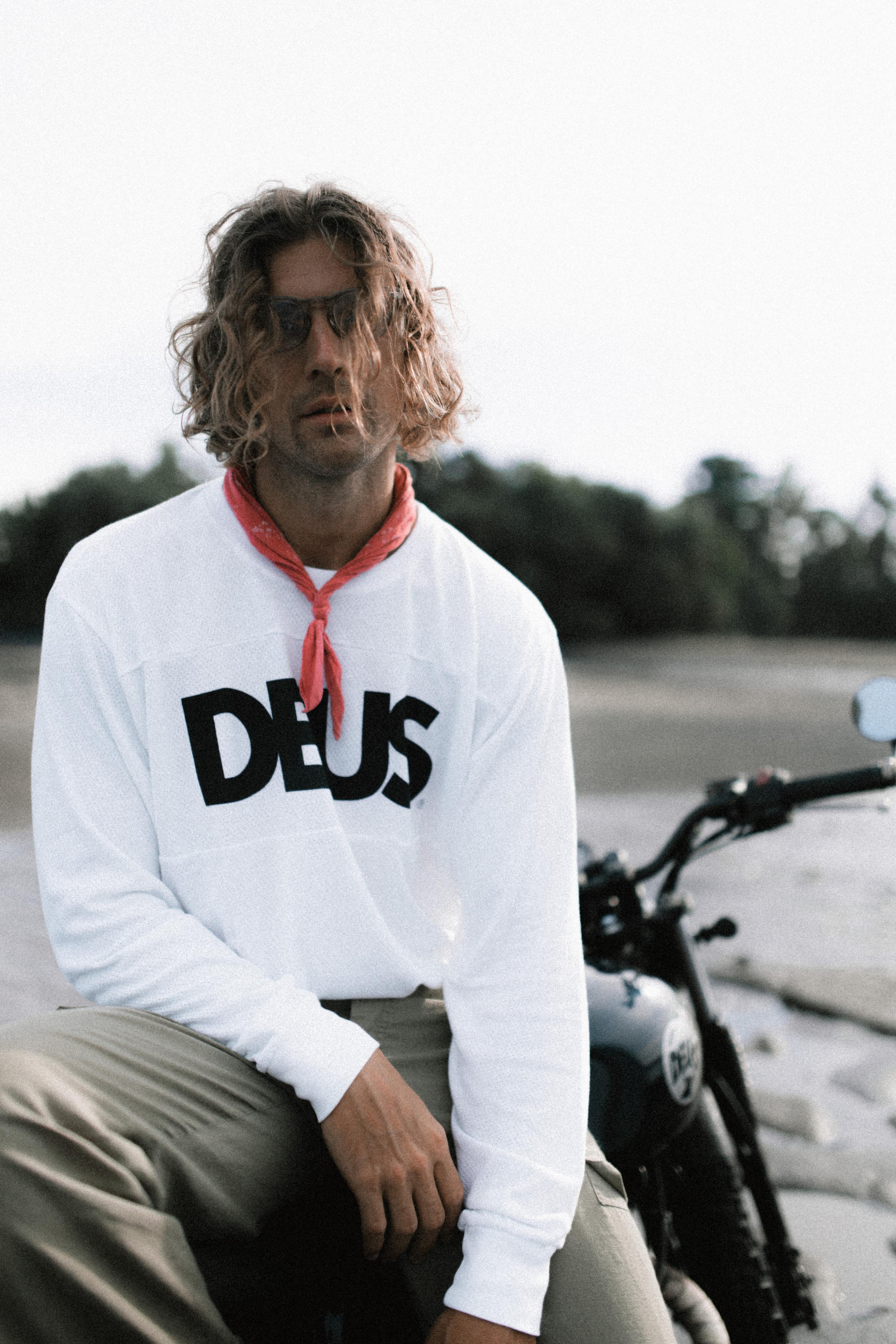 Мужская фотосессия на Бали с мотоциклом. Фотограф Москва Дмитрий Курасов