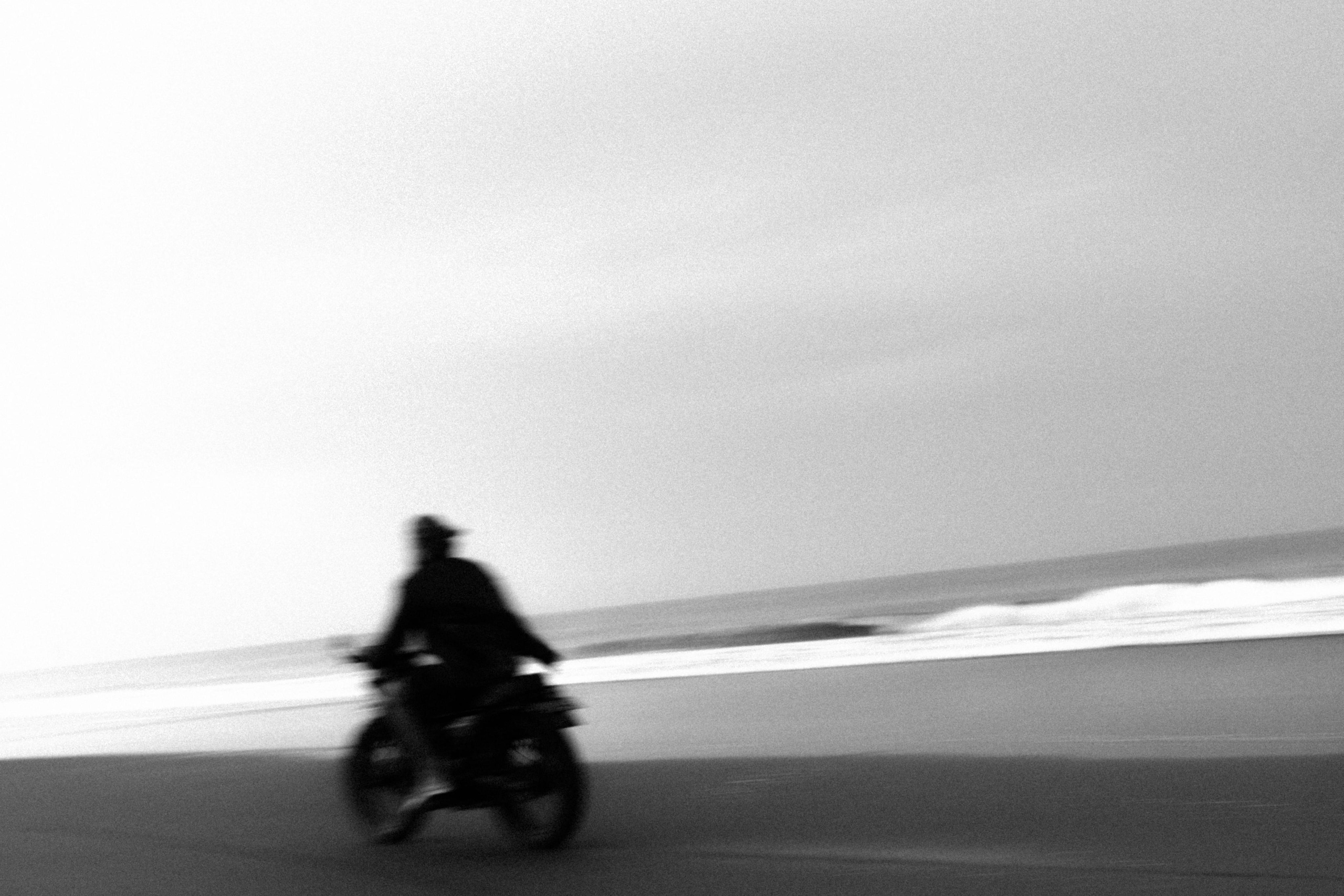 Мужская фотосессия на Бали с мотоциклом. Фотограф Москва Дмитрий Курасов