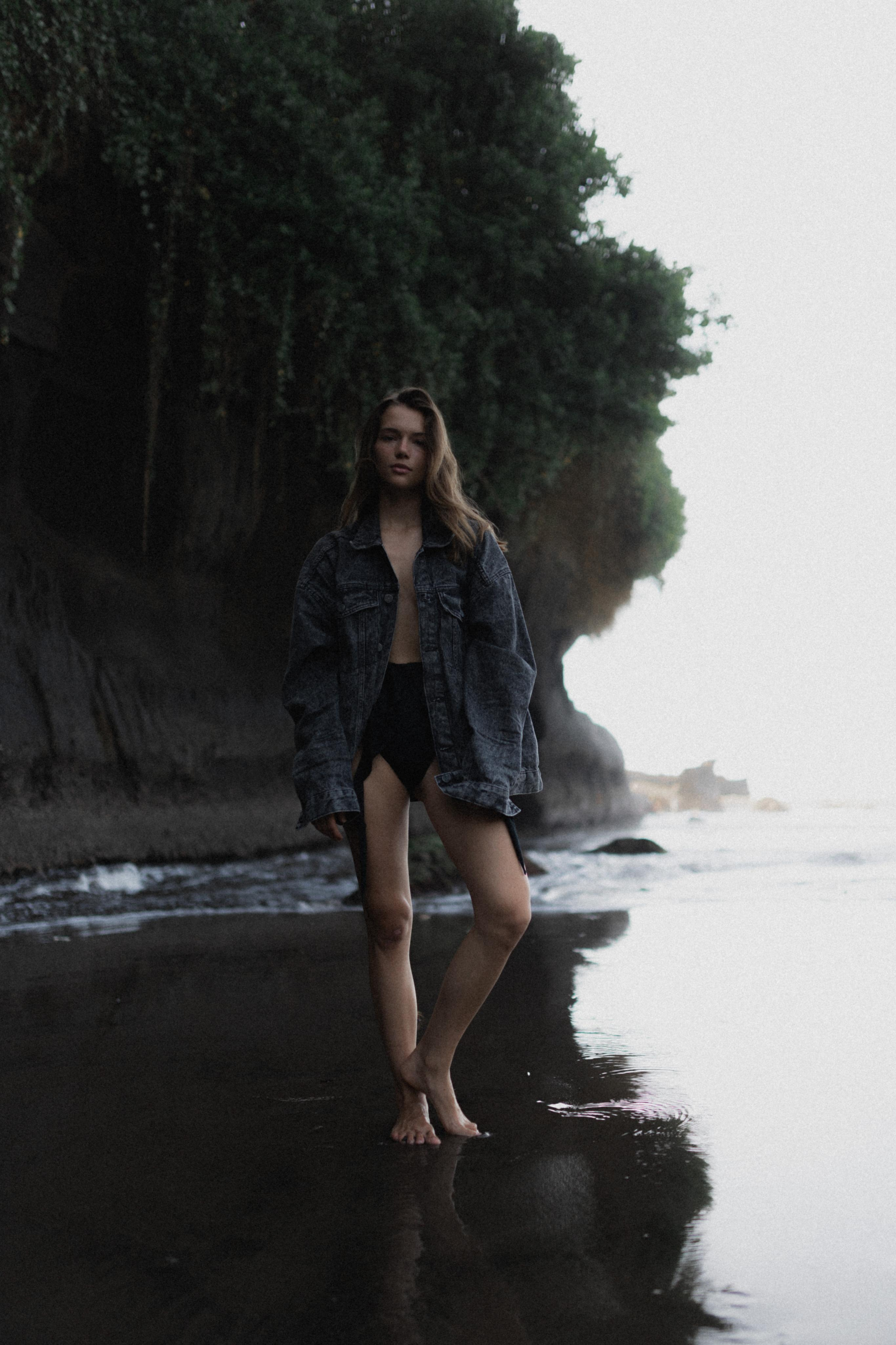 Съемка Кати Семеновой на секретном пляже Бали. Фотограф Москва Дмитрий Курасов