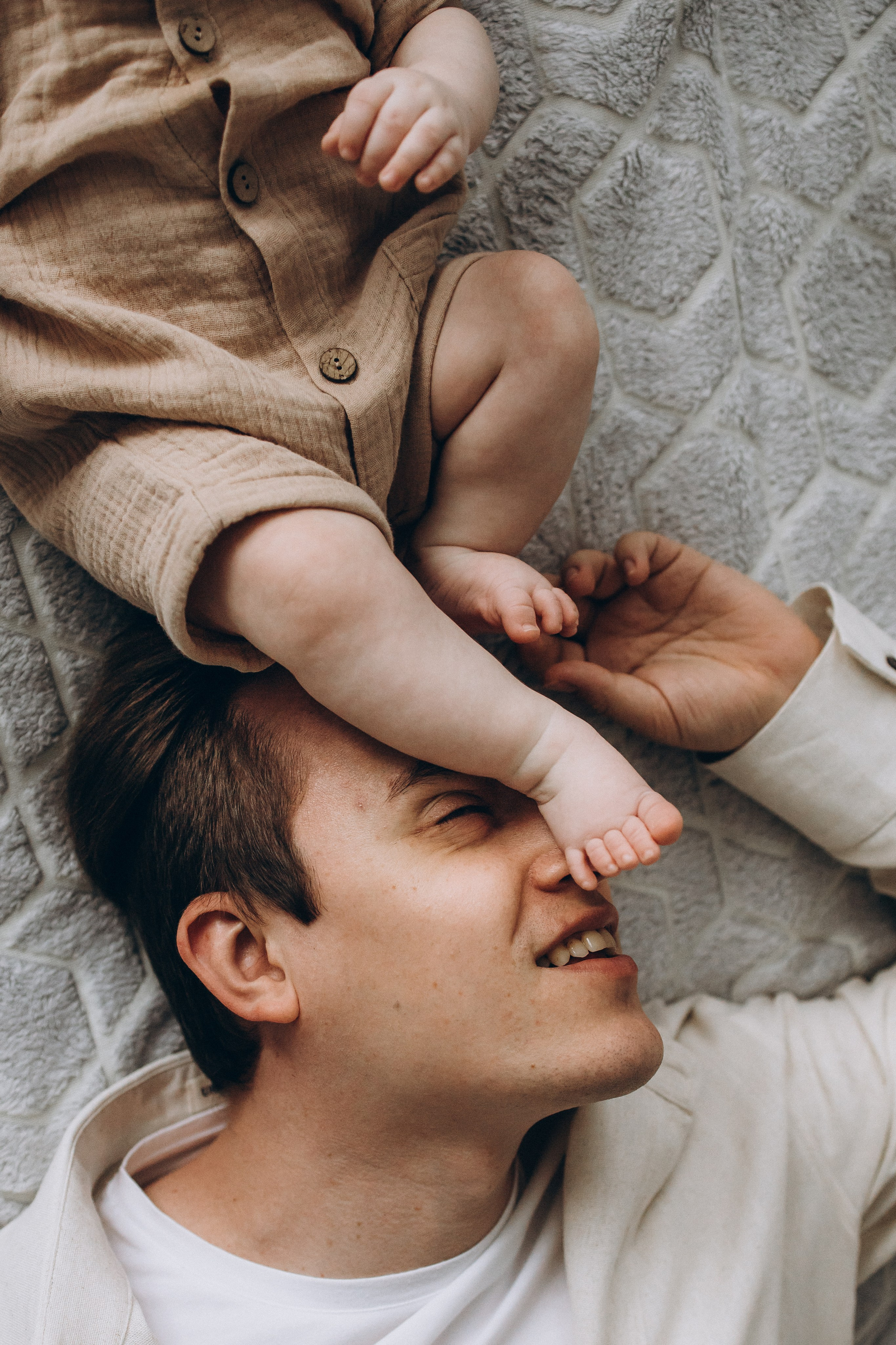 Уютная домашняя съемка с малышкой и котиком. Семейный фотограф в Москве, Щелково, Фрязино _ Виктория Степанова