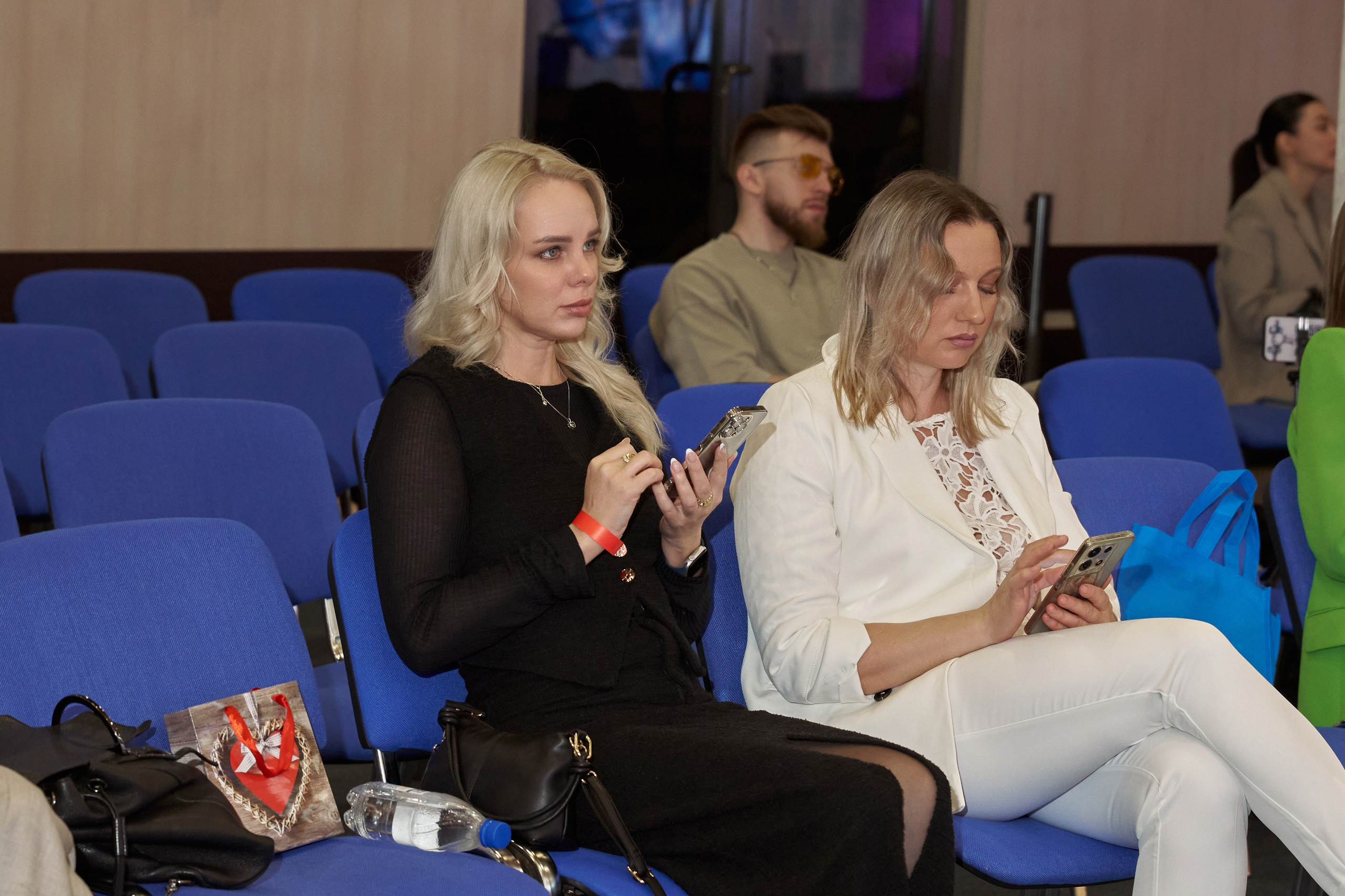 СЛУШАТЕЛИ. PRO-AGELESS