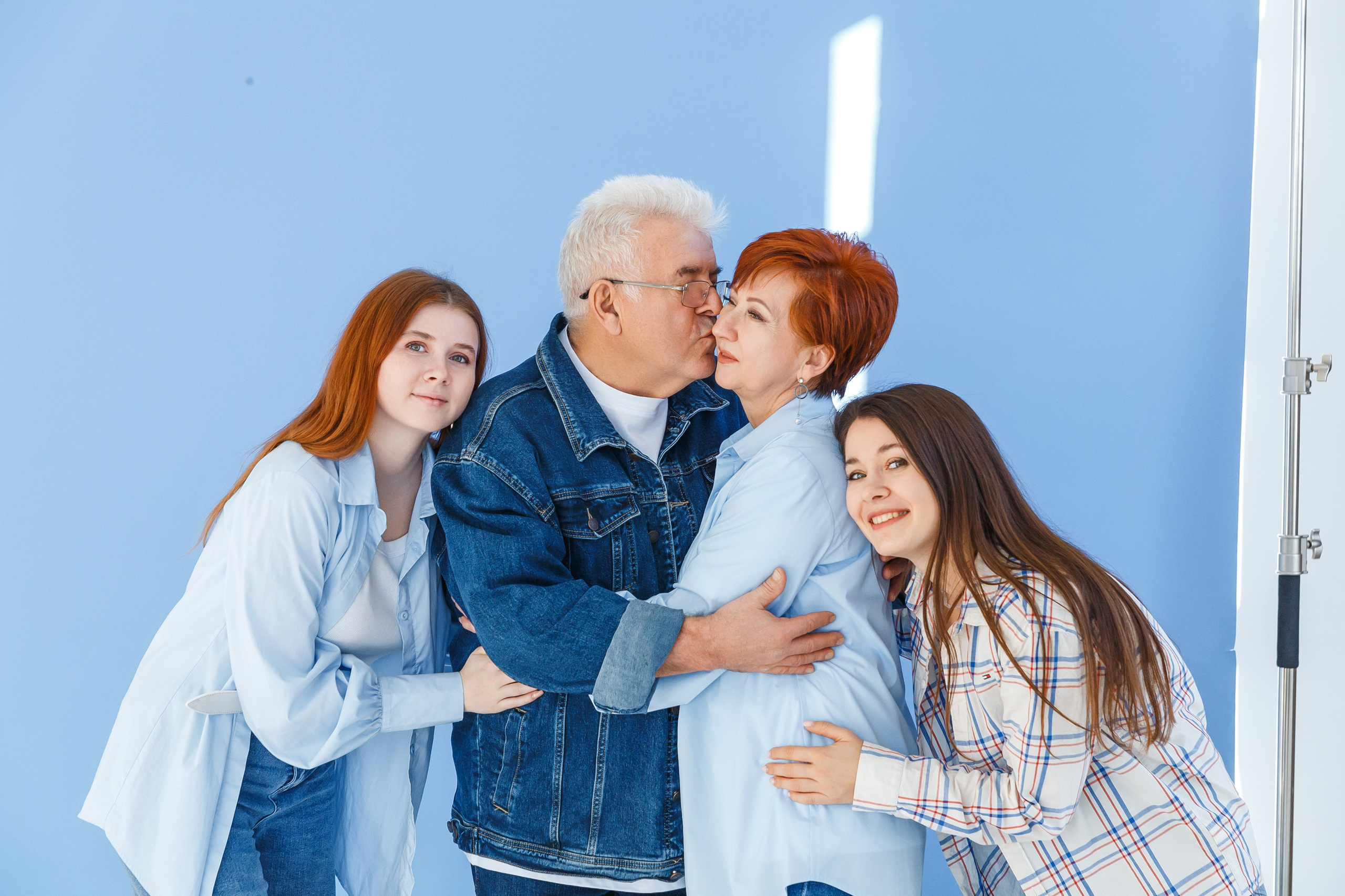 Рождественская встреча Синицыных в студии. Событийный фотограф Максим Бескоровайновнов