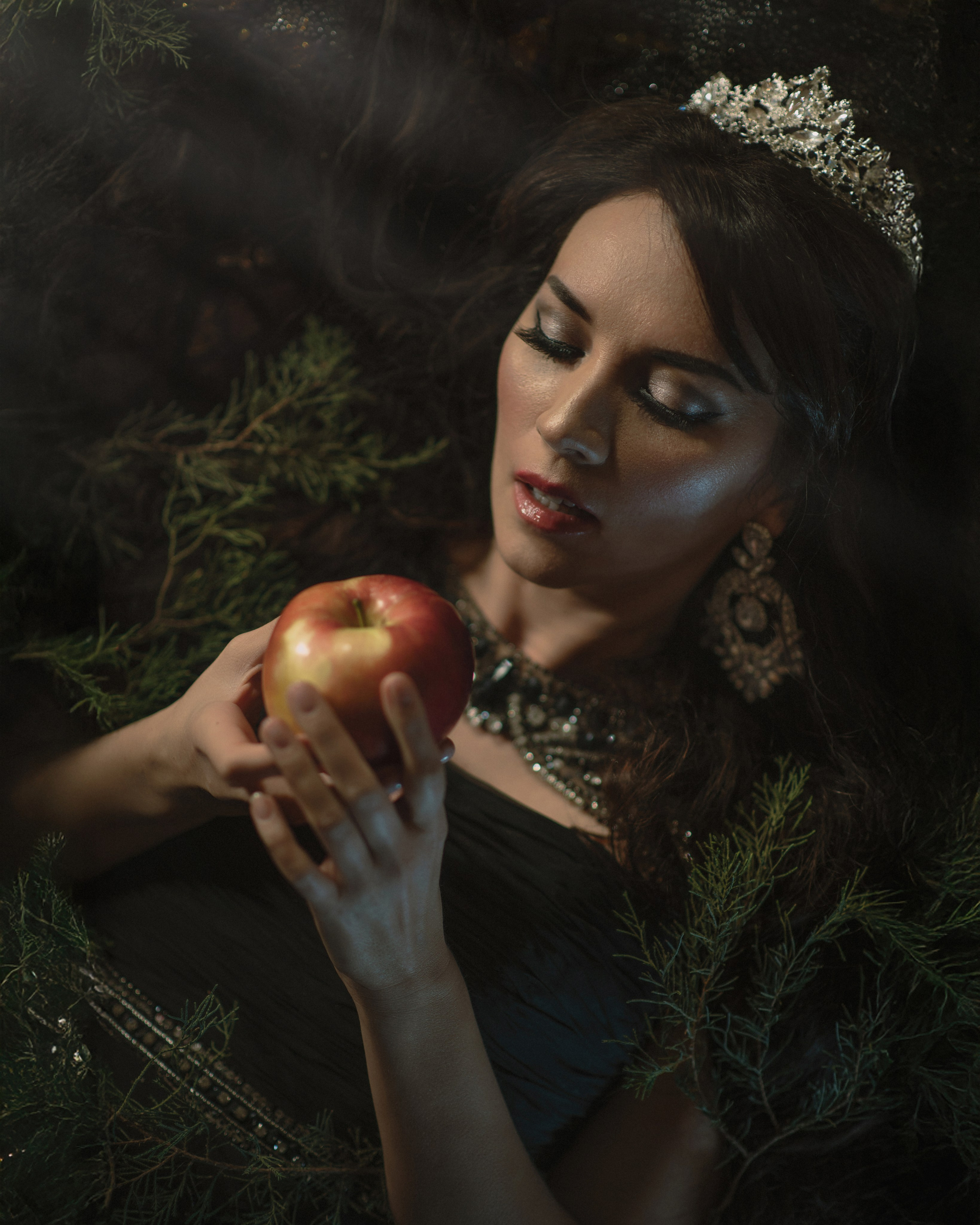 Елена Северина фотограф, Алматы: репортаж (спорт, концерты, конференции), предметная и фуд-съёмка, портреты, каталоги, фэшн, ретушь