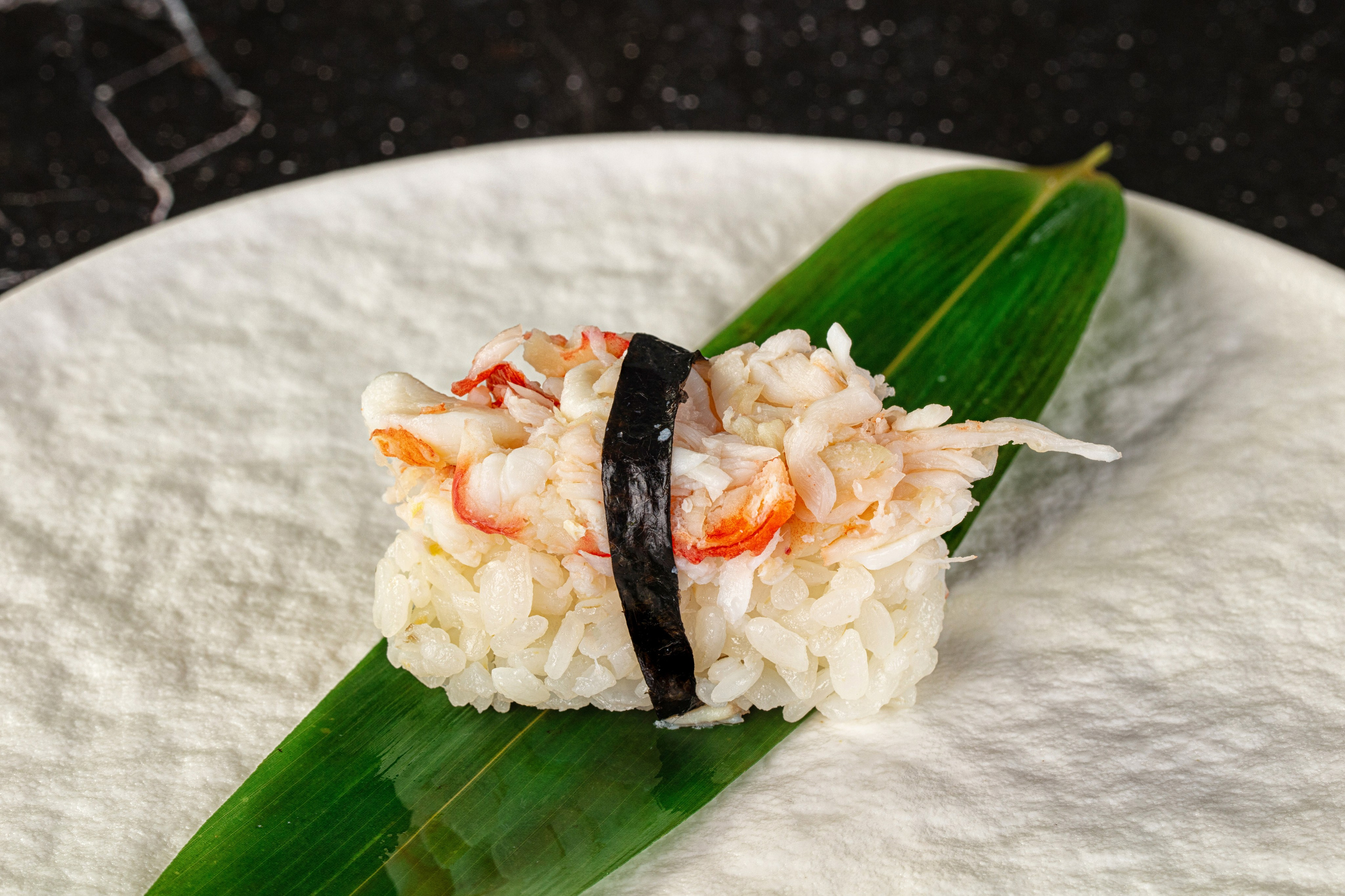 Фотосъемка суши и роллов. Заказ по тел.: +7 (906) 006-90-22. Фуд-фотограф Андрей Старостин — съемка еды в Москве. 9000 руб. в час