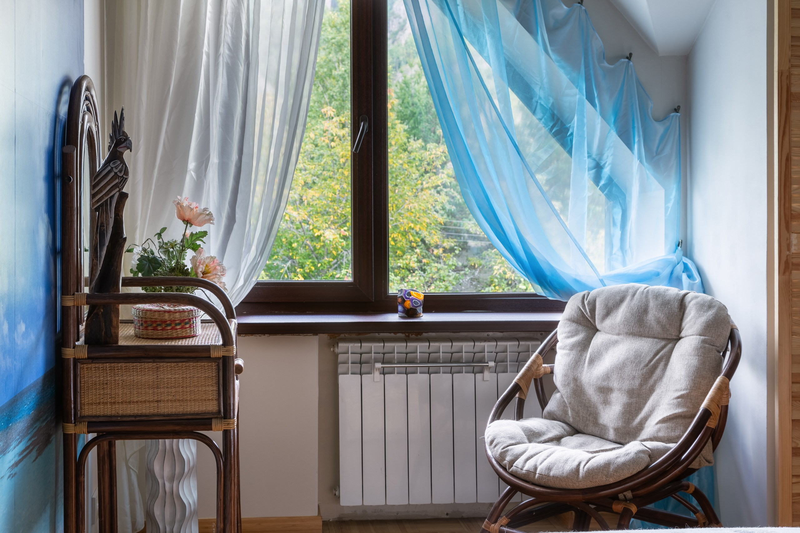 Квартира для продажи в городе Дивногорске с хоумстейджингом. Интерьерный фотограф и ретушер в Красноярске Денис Антропов