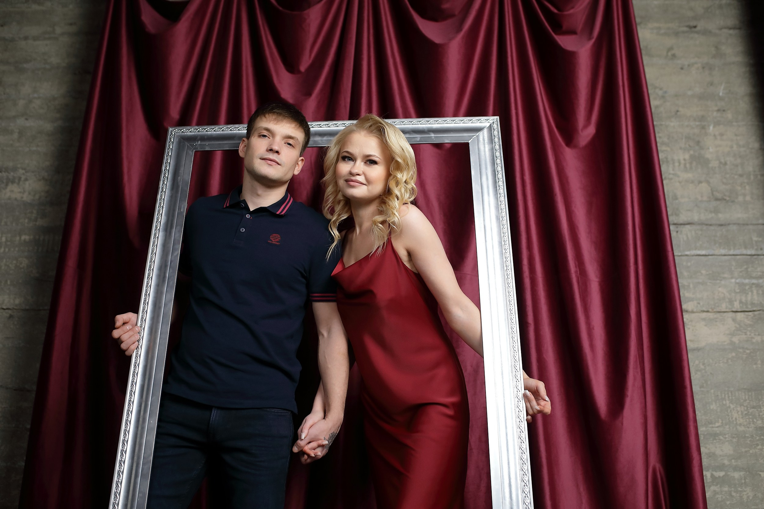 Влюблённая пара и новогодний минимализм. Свадебный и семейный фотограф и видеограф в Екатеринбурге Полянские Тимур и Анастасия