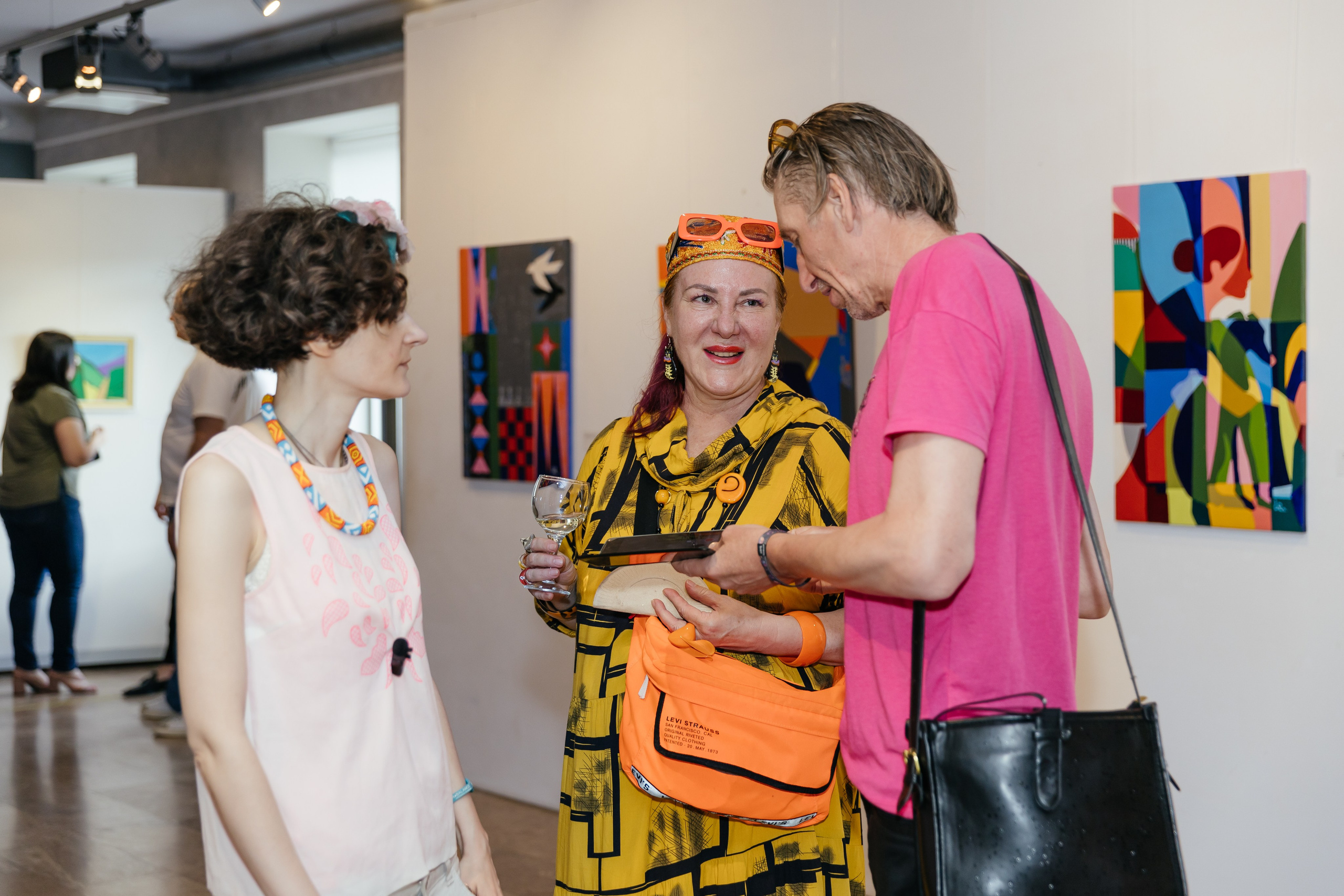 Выставка Лиры Алборовой «Цвет — это я». Свадебный и репортажный фотограф в Санкт-Петербурге Николай Голованов