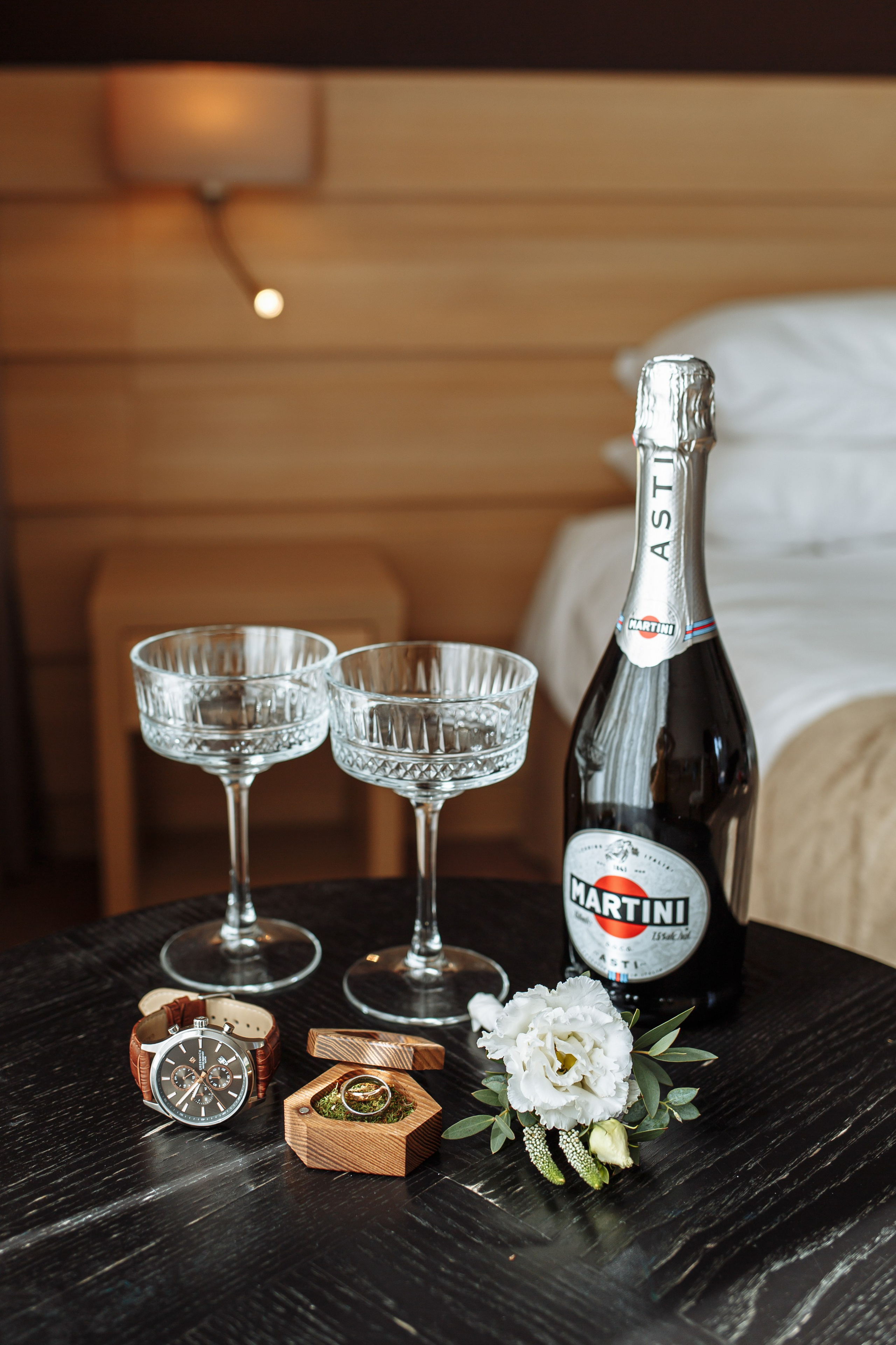 Свадебная фотосессия с кабриолетом и в загородном клубе Artiland. Свадебный фотограф Москва и МО Сергей Киржаев