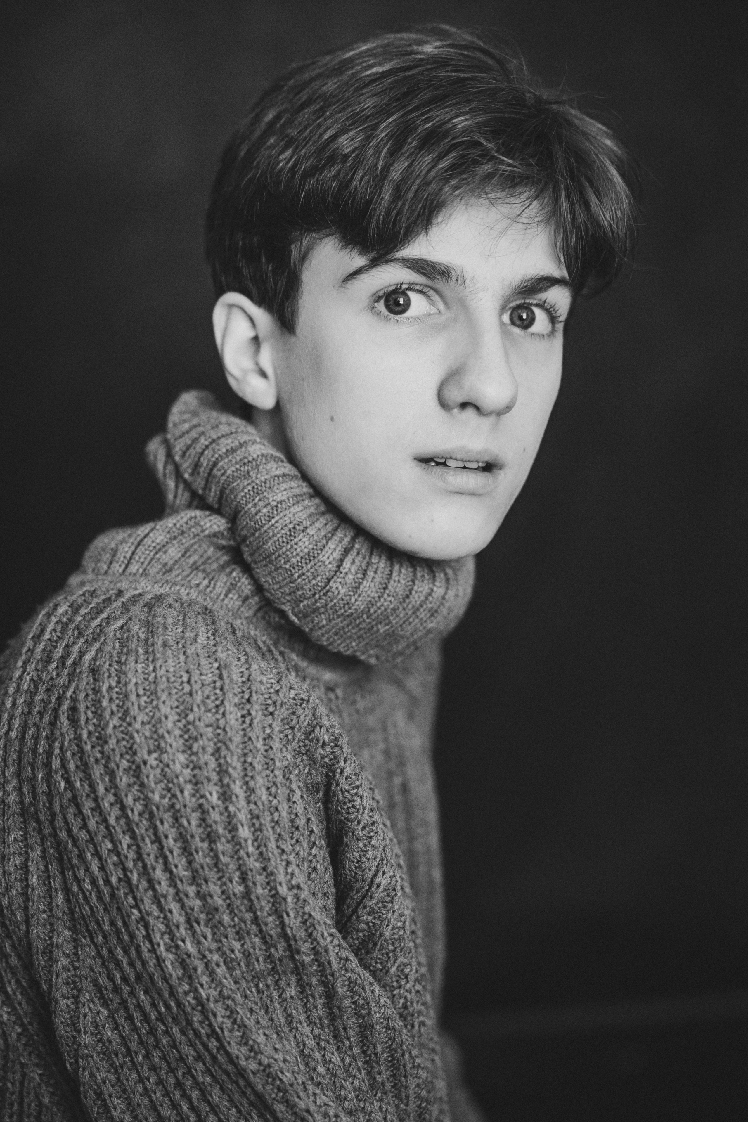 АРТЁМ. Я фотограф из Москвы к Вашим услугам