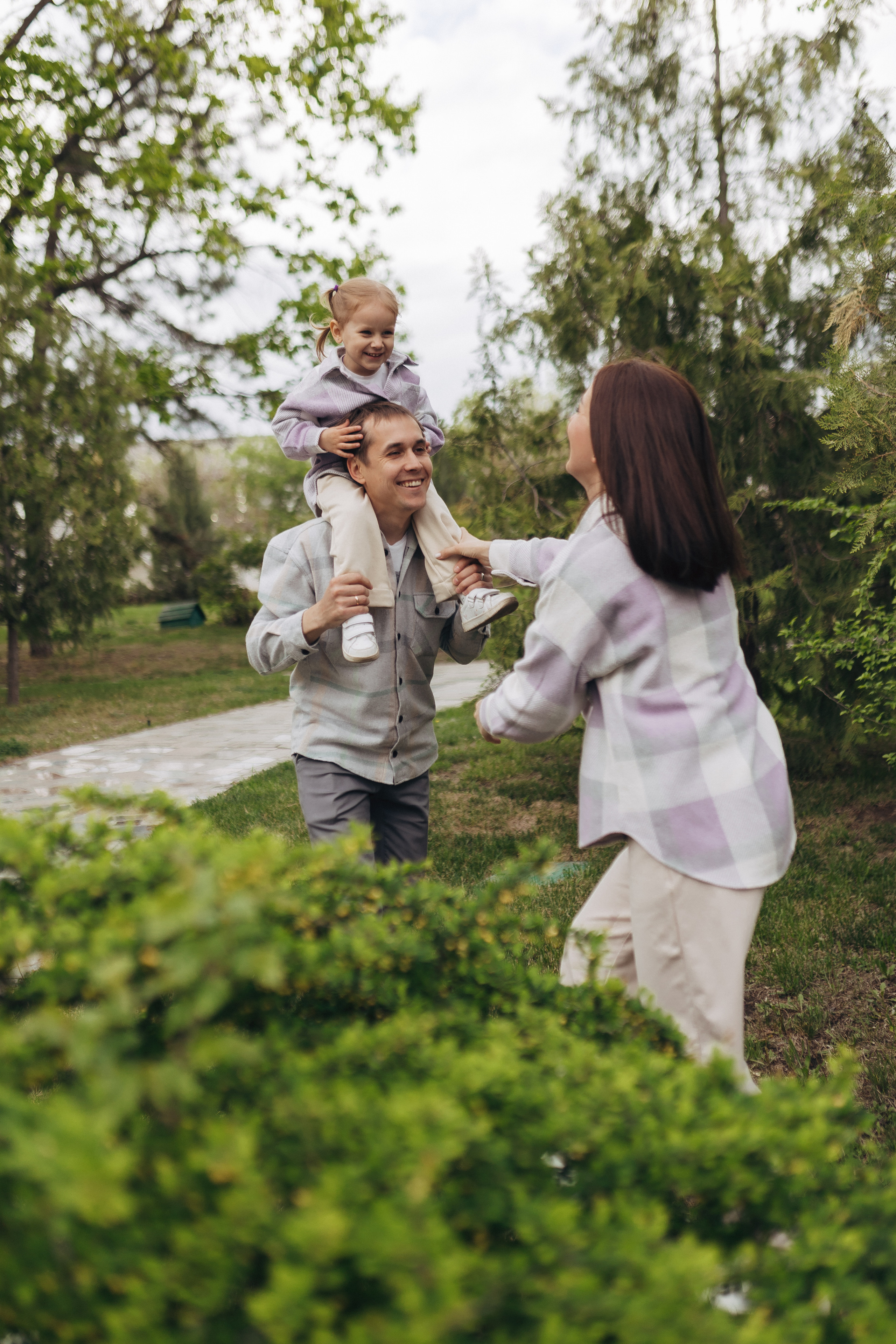 Прогулка в Кремле. Свадебный и семейный фотограф в Астрахани Заскокина Анастасия