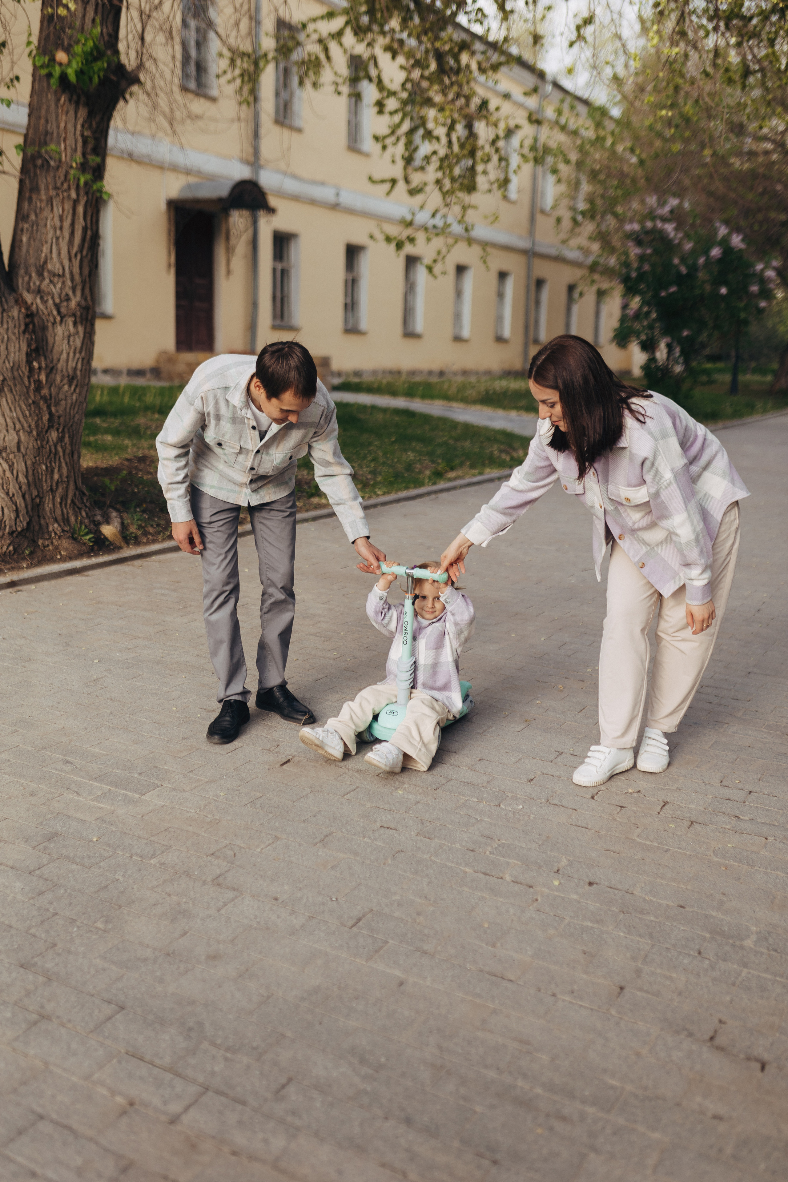 Прогулка в Кремле. Свадебный и семейный фотограф в Астрахани Заскокина Анастасия