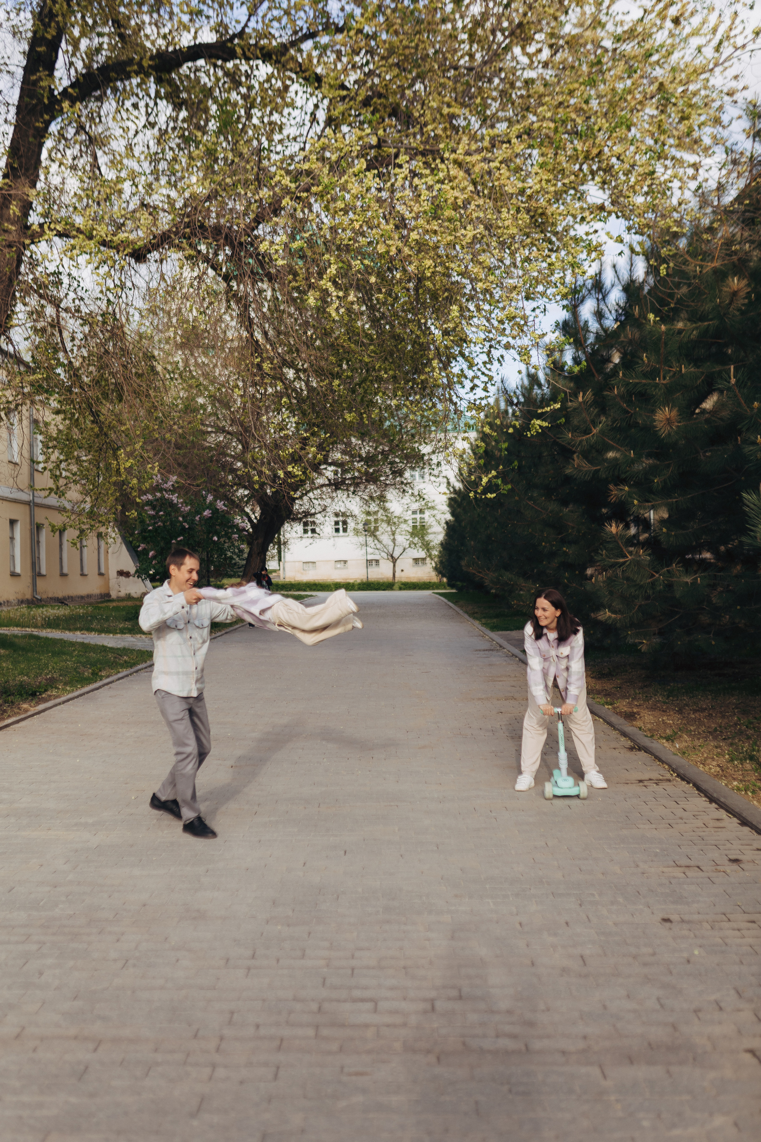 Прогулка в Кремле. Свадебный и семейный фотограф в Астрахани Заскокина Анастасия