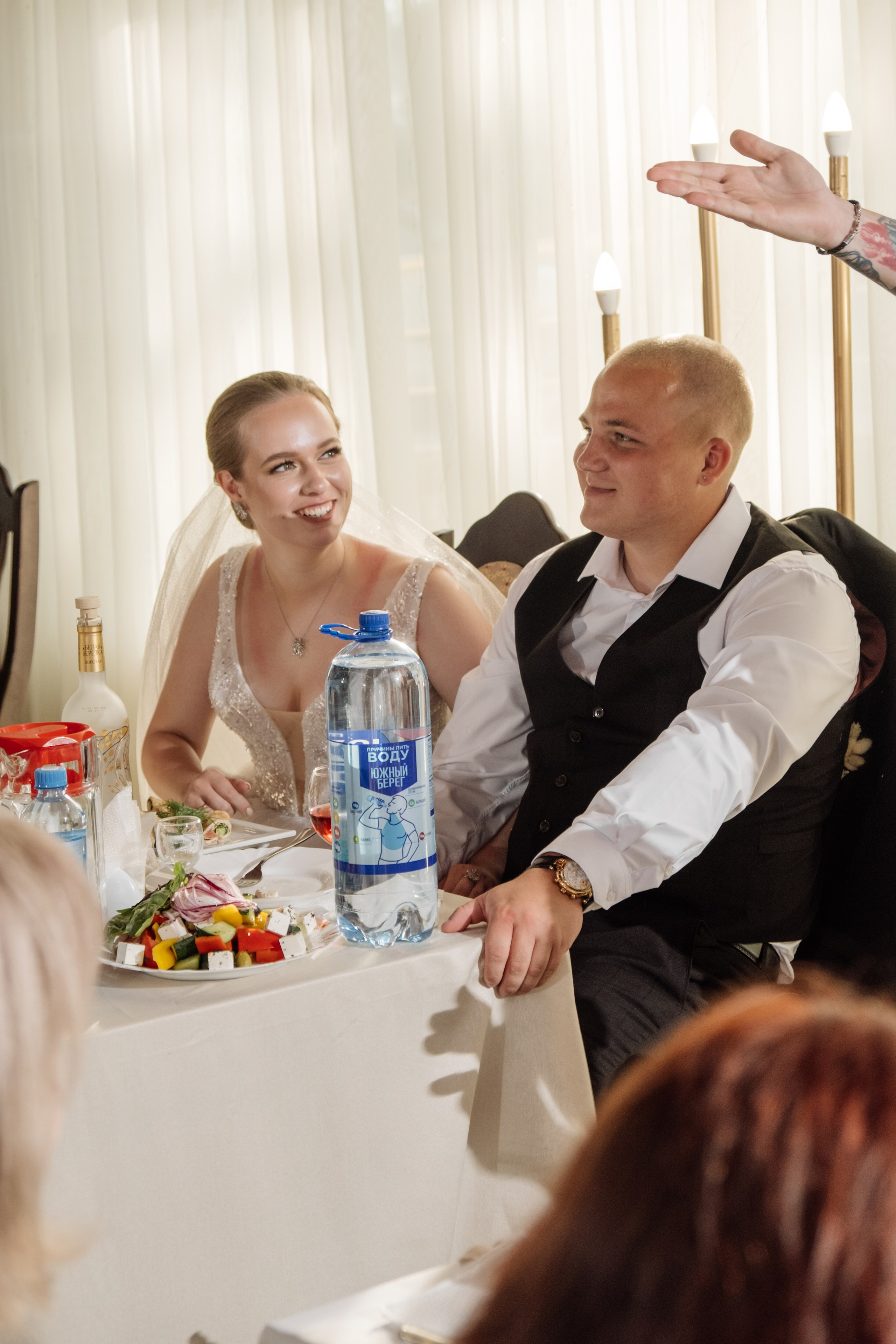 Свадебный ретопртаж. Профессиональная фотосъемка в Крыму. Натуральные эмоции и живые кадры. Забронируйте дату прямо сейчас!