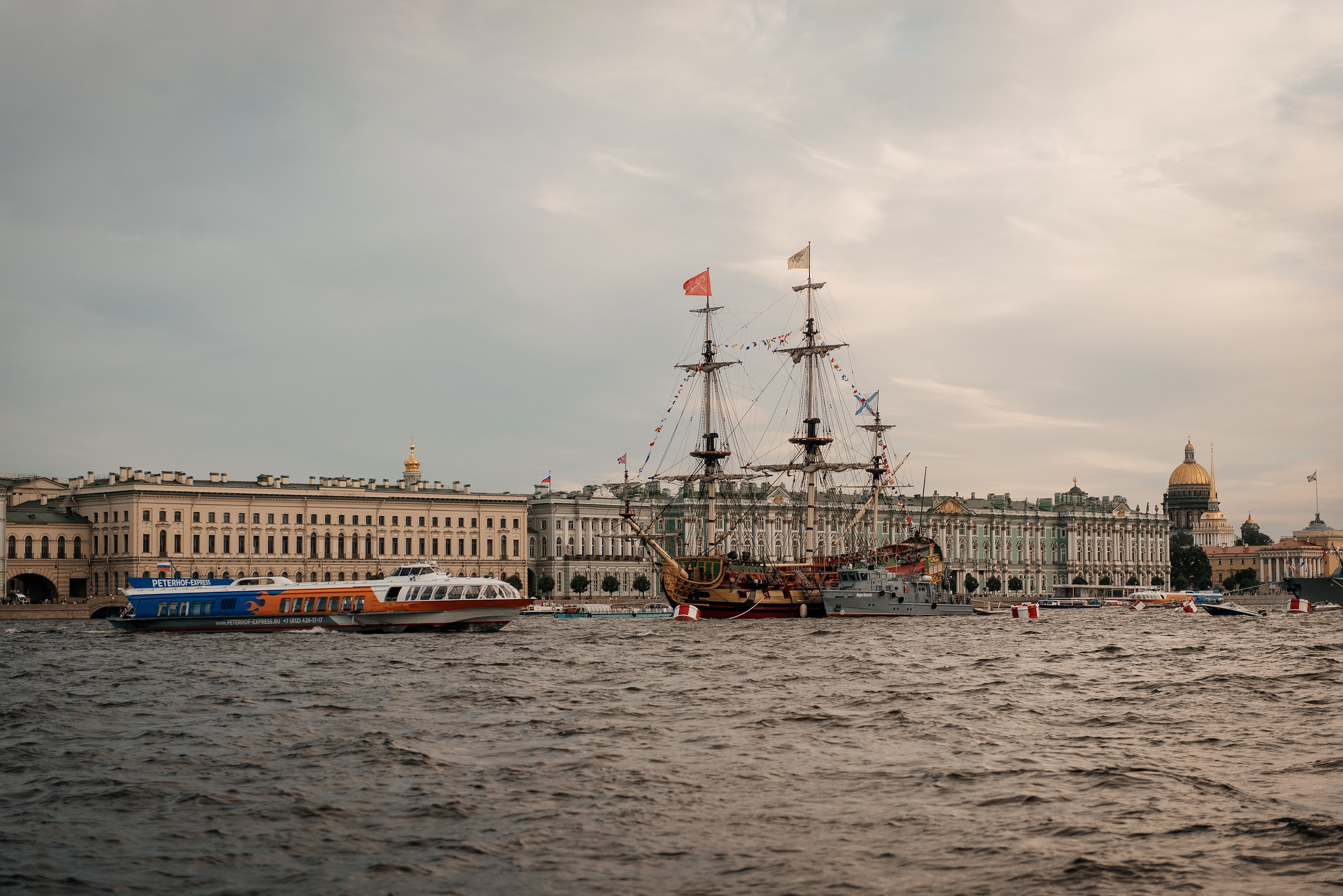 свадебная фотосессия на&nbsp;катере Venezia Nord