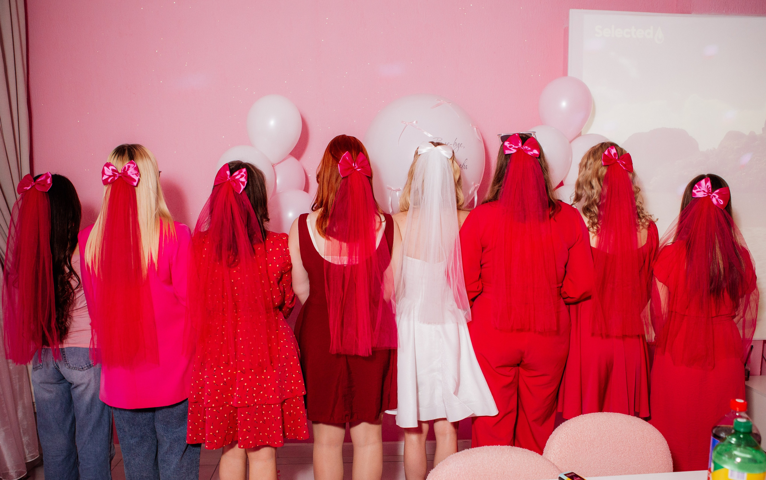 ДЕВИЧНИКИ. Репортажный фотограф Москва (детские праздники, квизы, концерты, дни рождения, свадьбы)