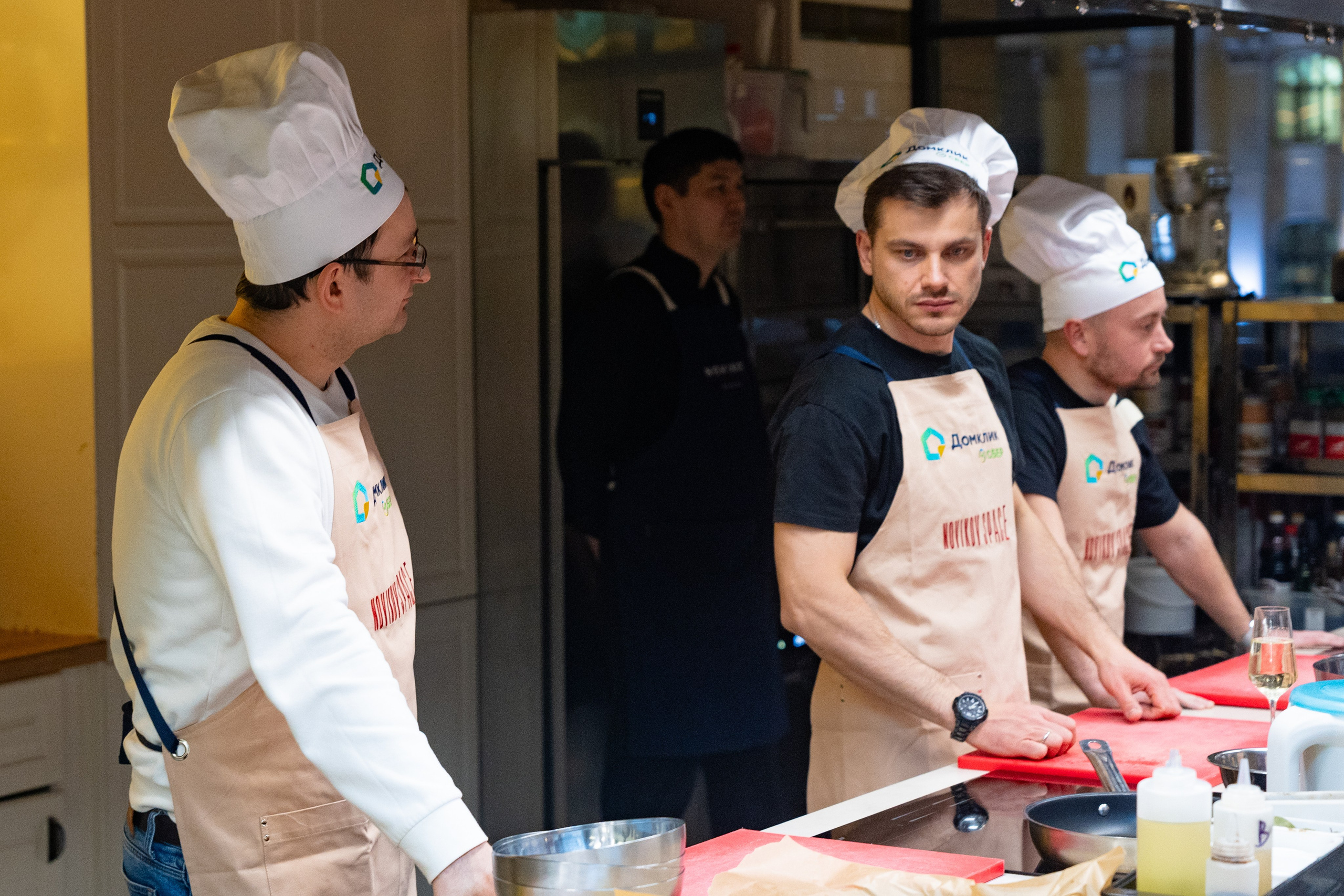 NOVIKOV SCHOOL — Умами зал. Фотограф Никита Комаров