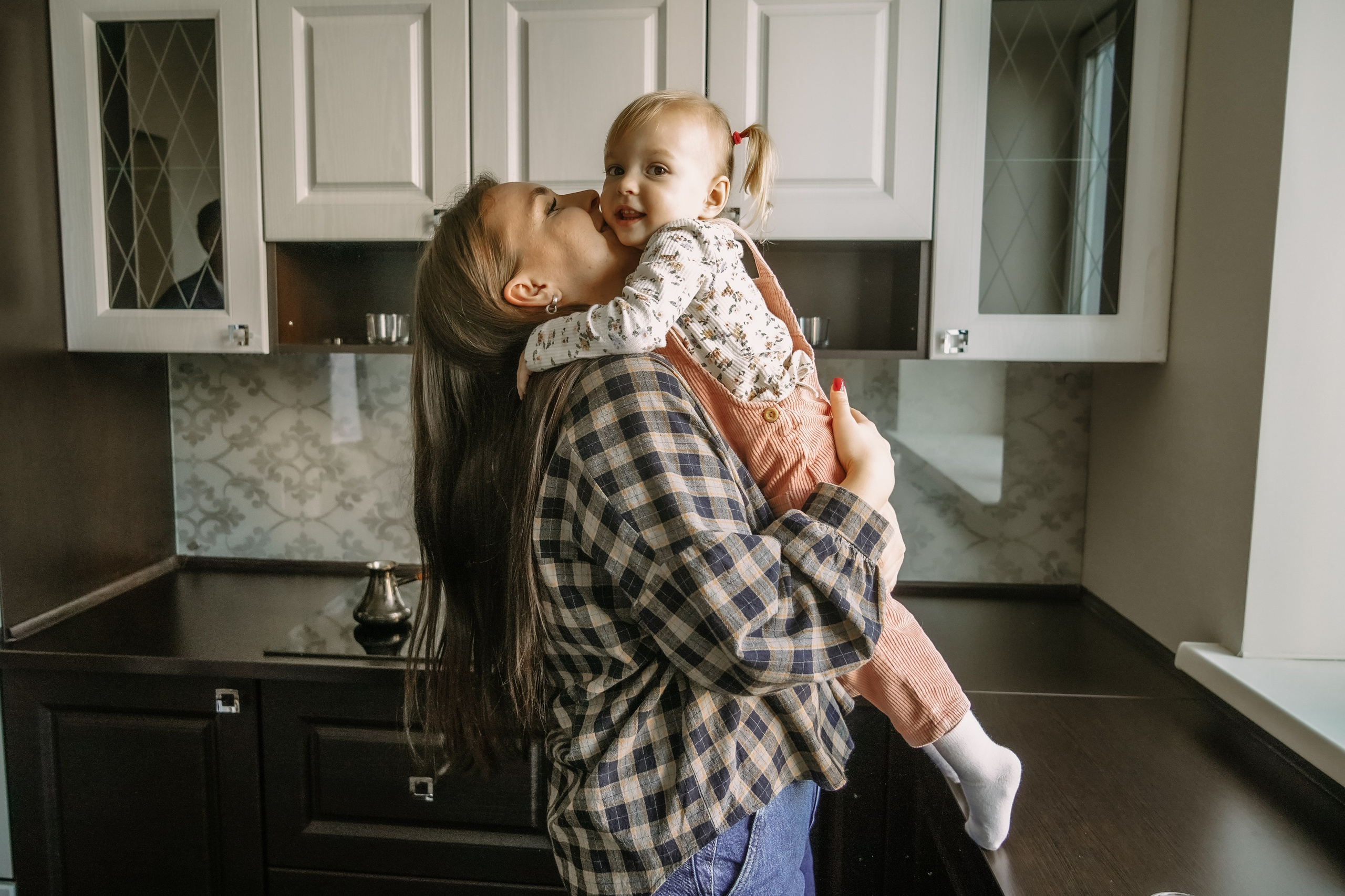 Карина, Андрей, Эмили. Главная