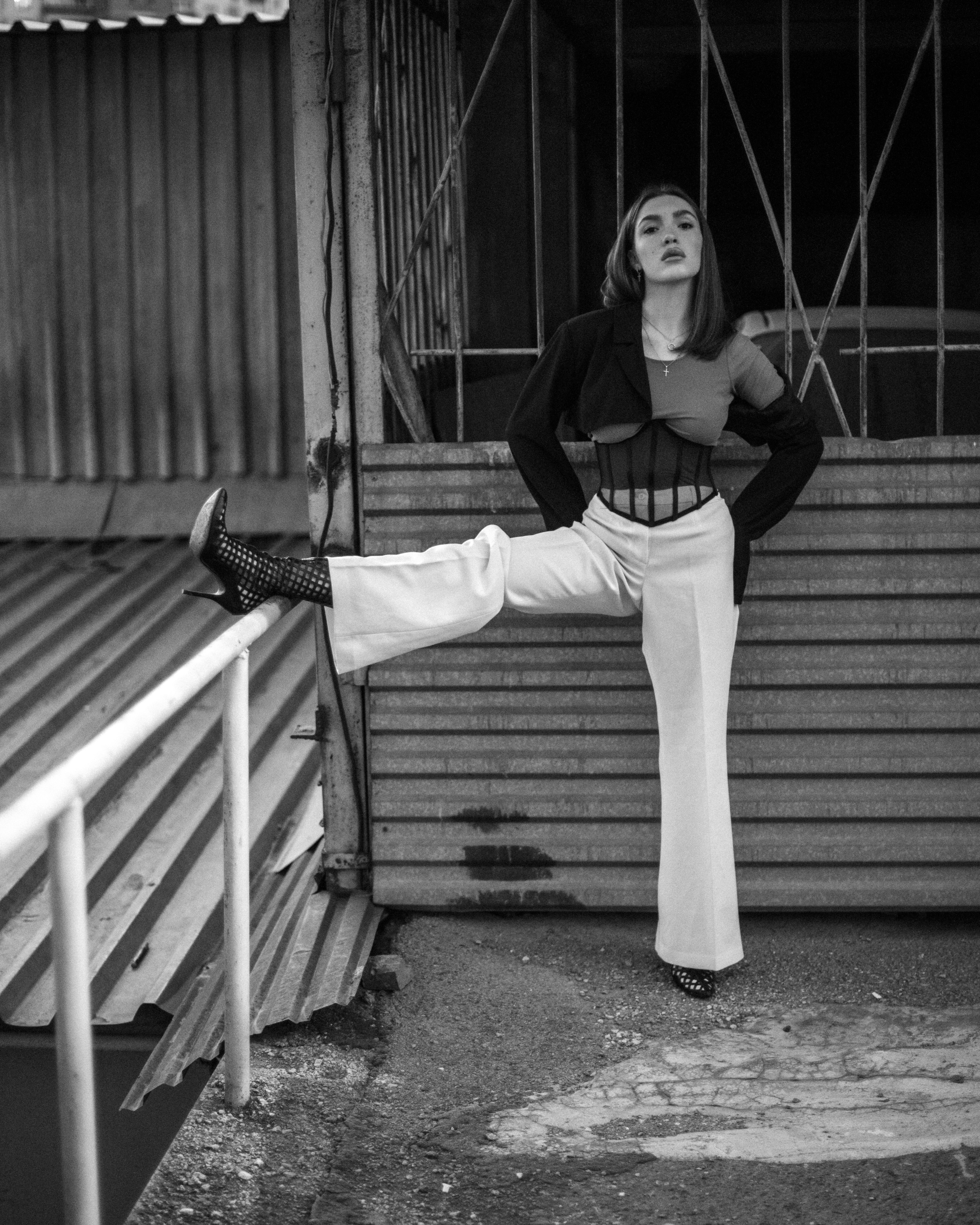 Яна. Женский фотограф. Создатель украшений ручной работы. Модель