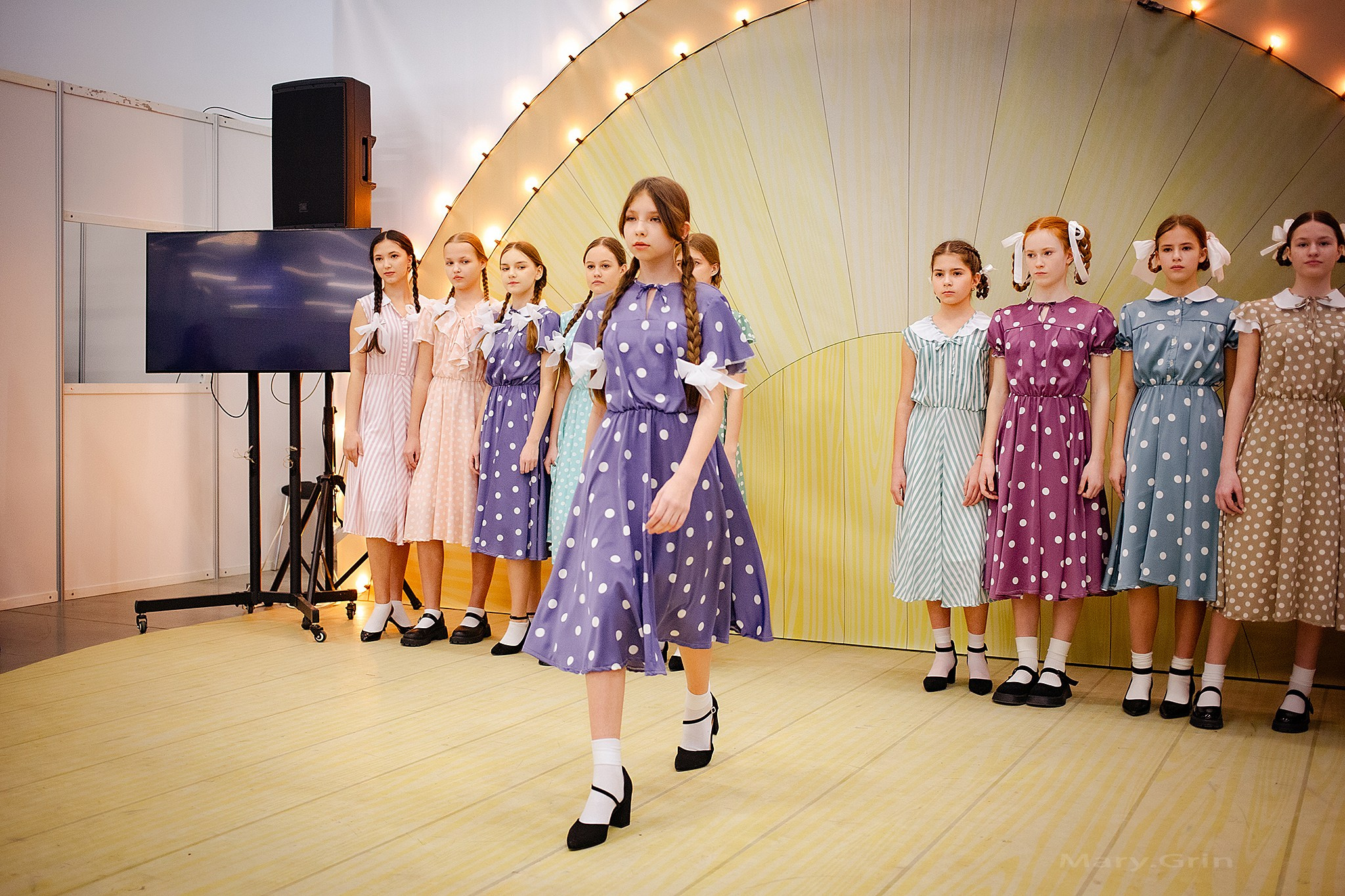 Показ моды 40х лет. Православная ярмарка 2025. Детский и семейный фотограф, фотограф мероприятий Нижний Новгород