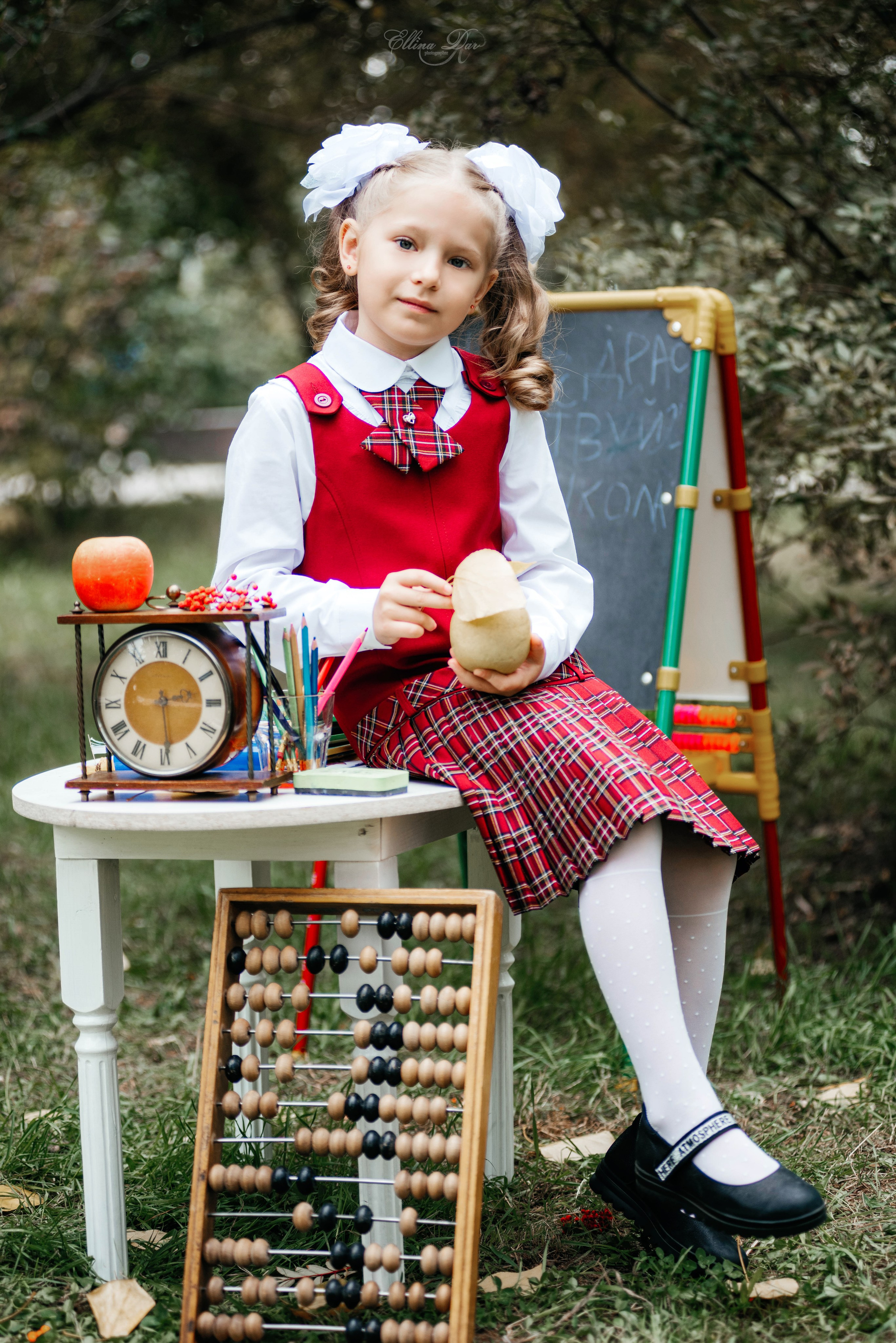 Выпускные школьные альбомы:. Фотограф Эллина Дар г. Улан-Удэ