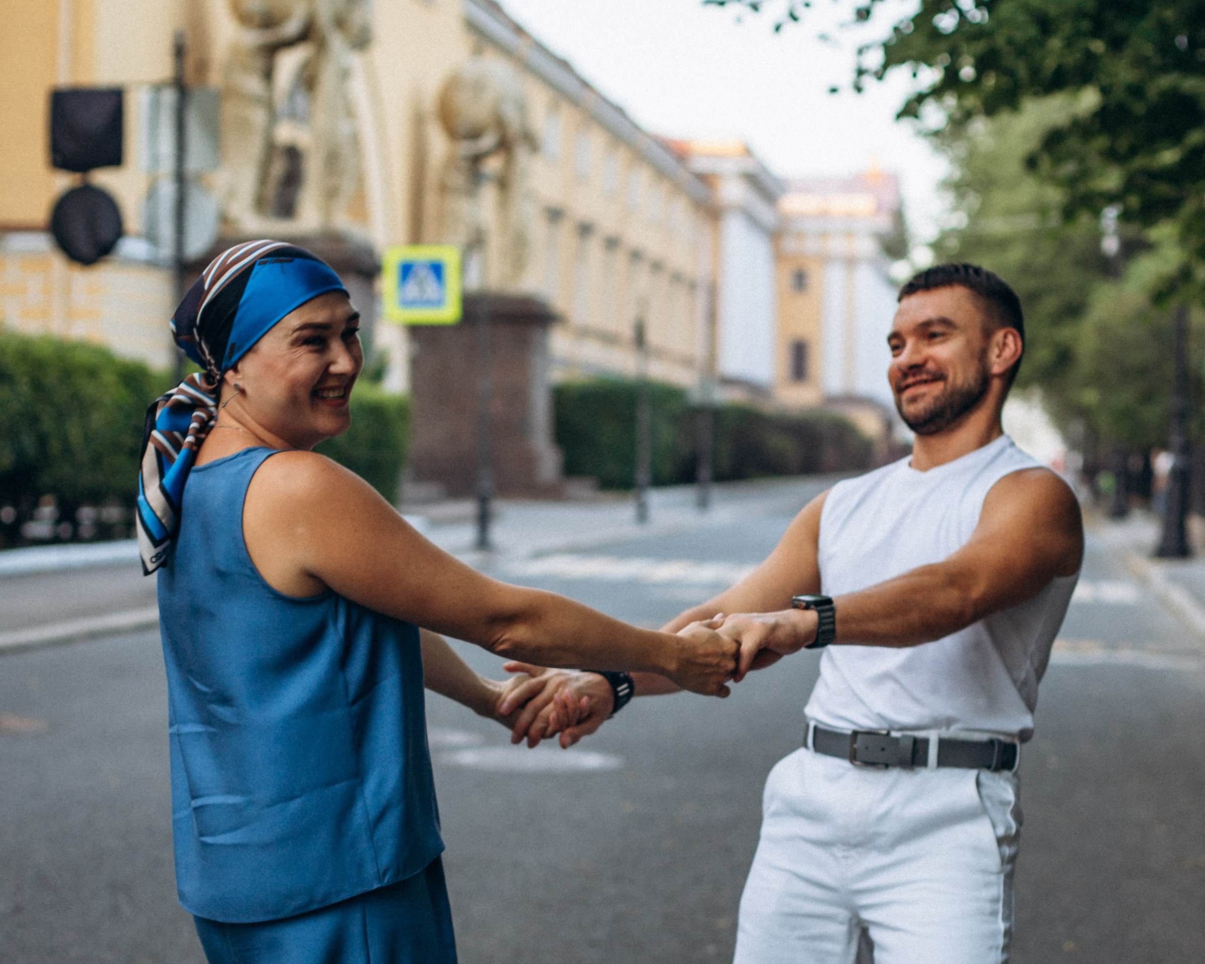 Наталья с семьей в июле. Фотопрогулка в Петербурге. Индивидуальный и семейный фотограф в Санкт-Петербурге