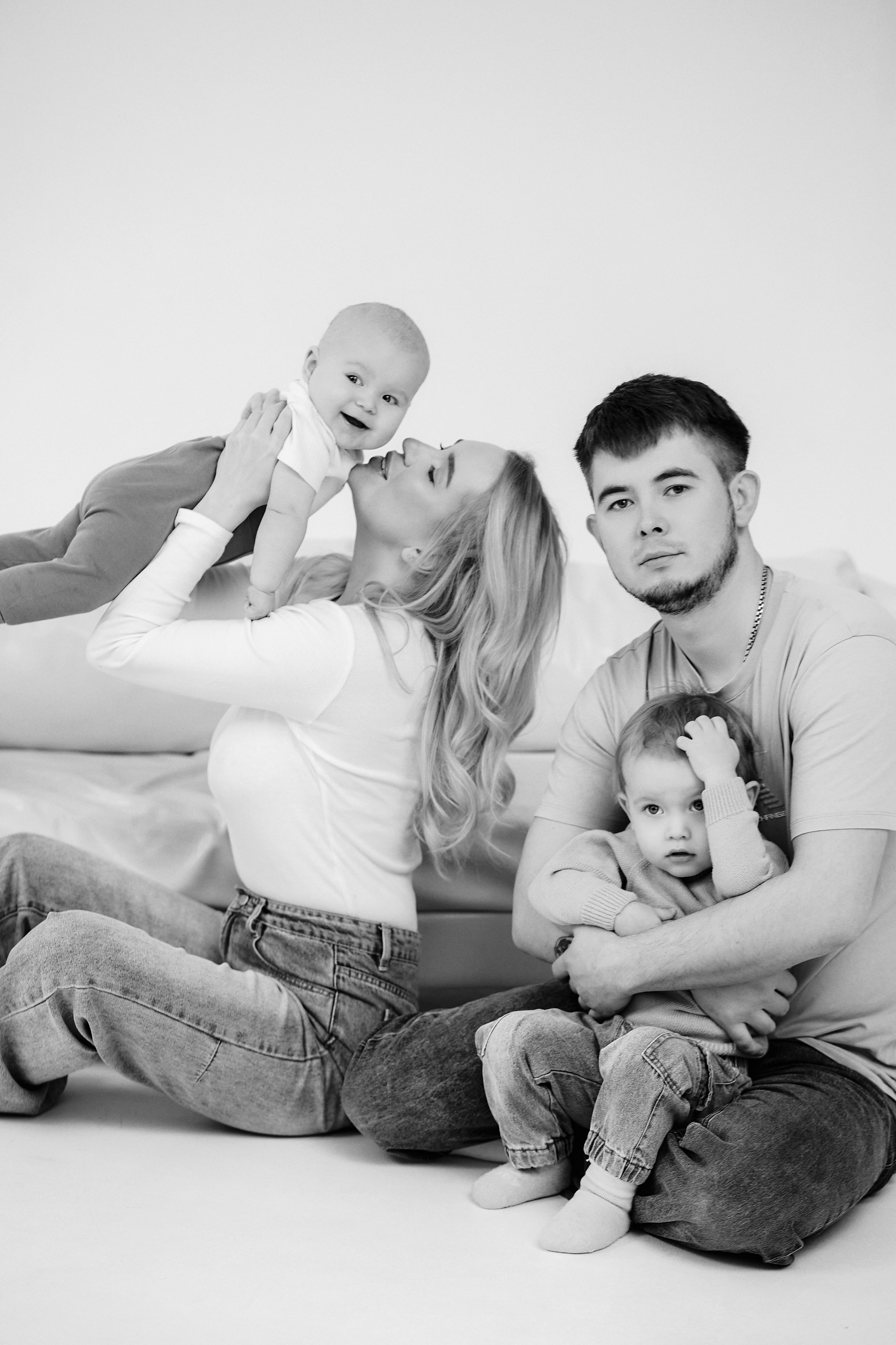 Кирилл, Ксения, Степан и Макарик. Свадебный фотограф Чайковский