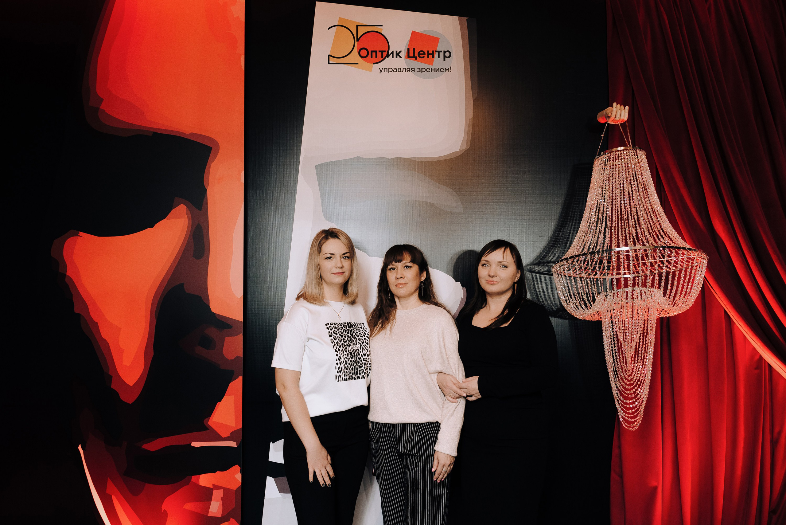 СПЕКТАКЛЬ «ВОЛШЕБНЫЕ ОЧКИ» ОПТИК-ЦЕНТР. Репортажный фотограф Зуев Роман г. Челябинск