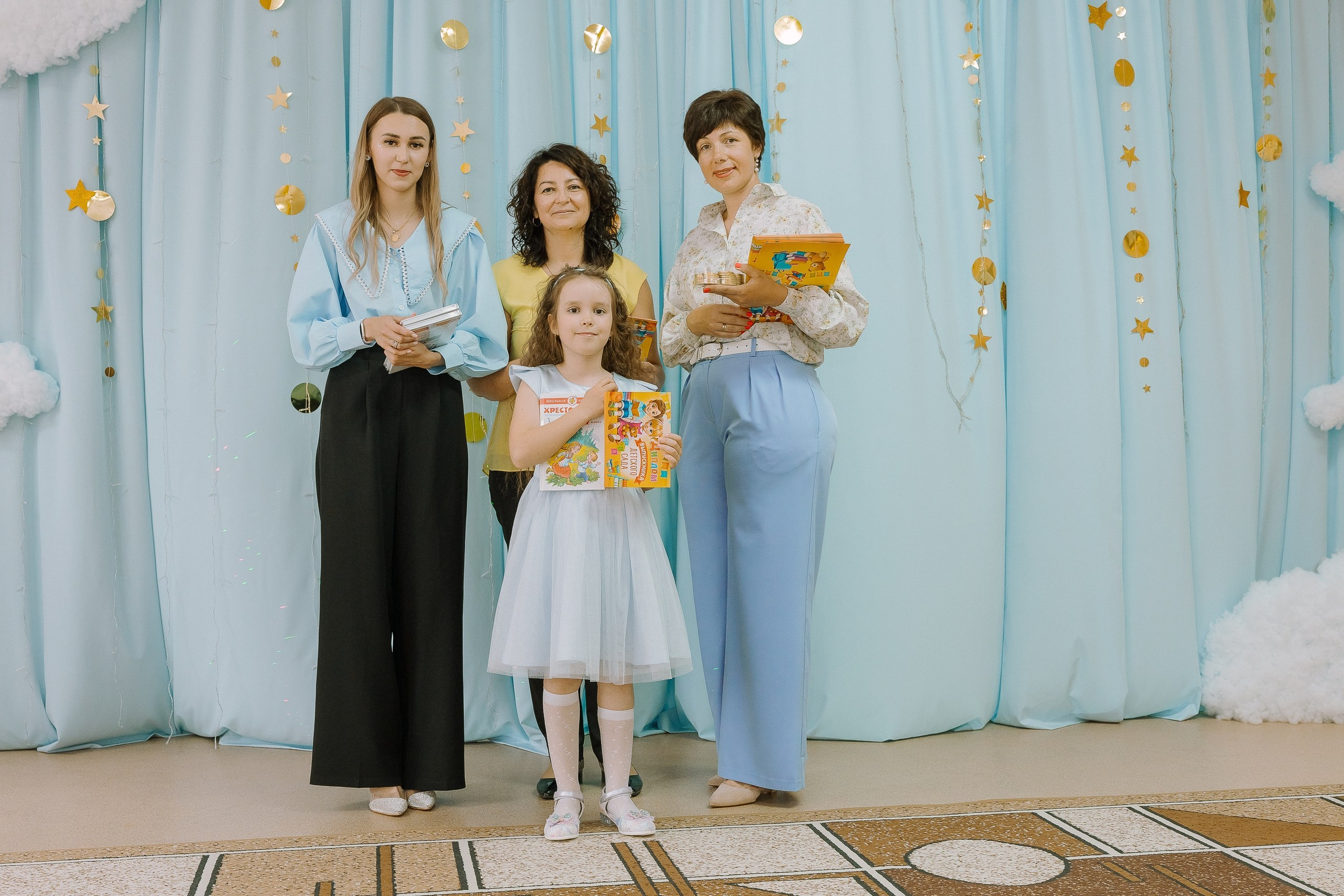 Выпускной в ДС -29. Выпускные альбомы Натальи Бутко: Новороссийск, Анапа, Геленджик