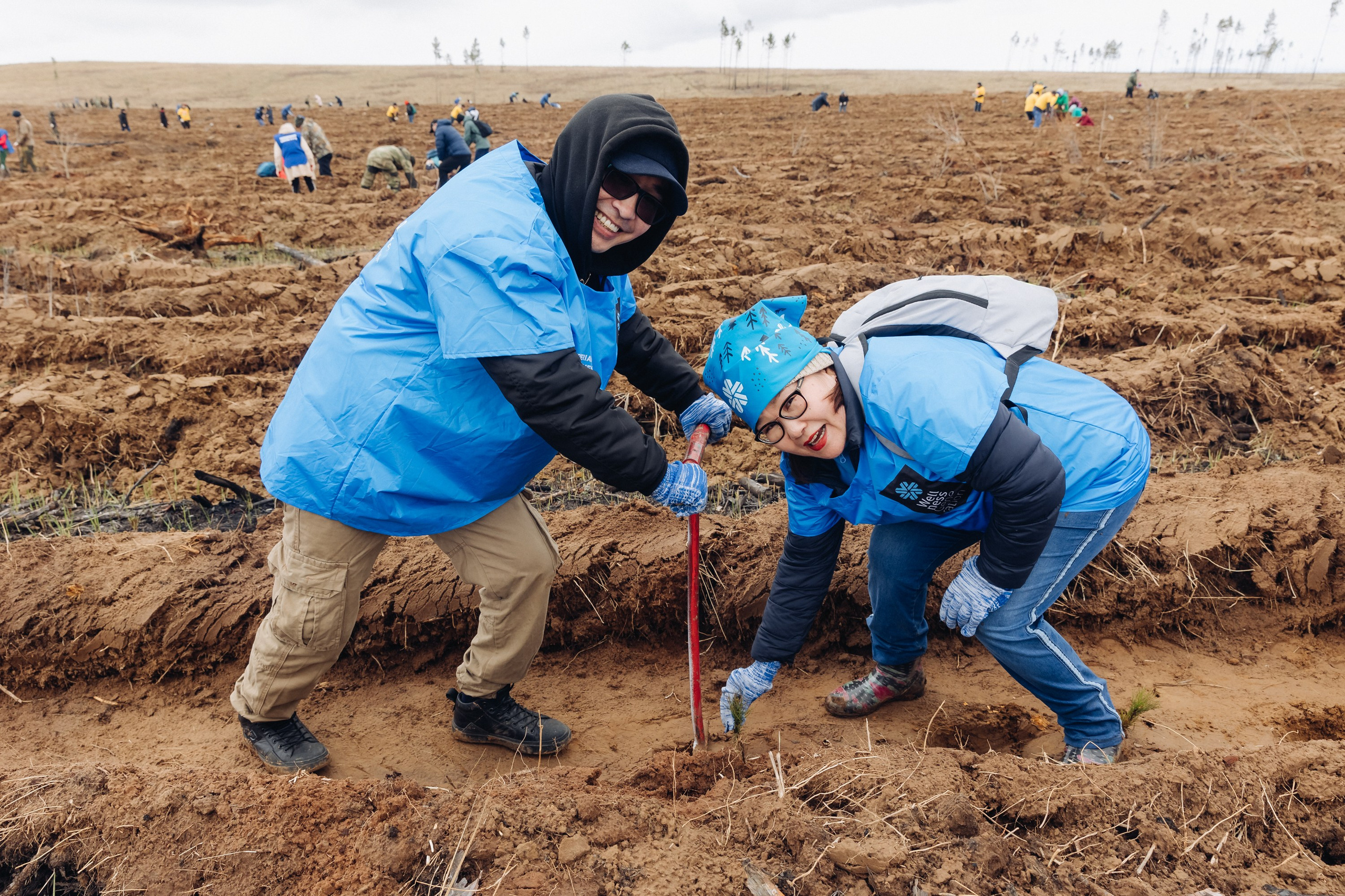 Siberian wellness. Ежегодная акция по посадке деревьев. Свадебный и семейный фотограф в Улан-Удэ