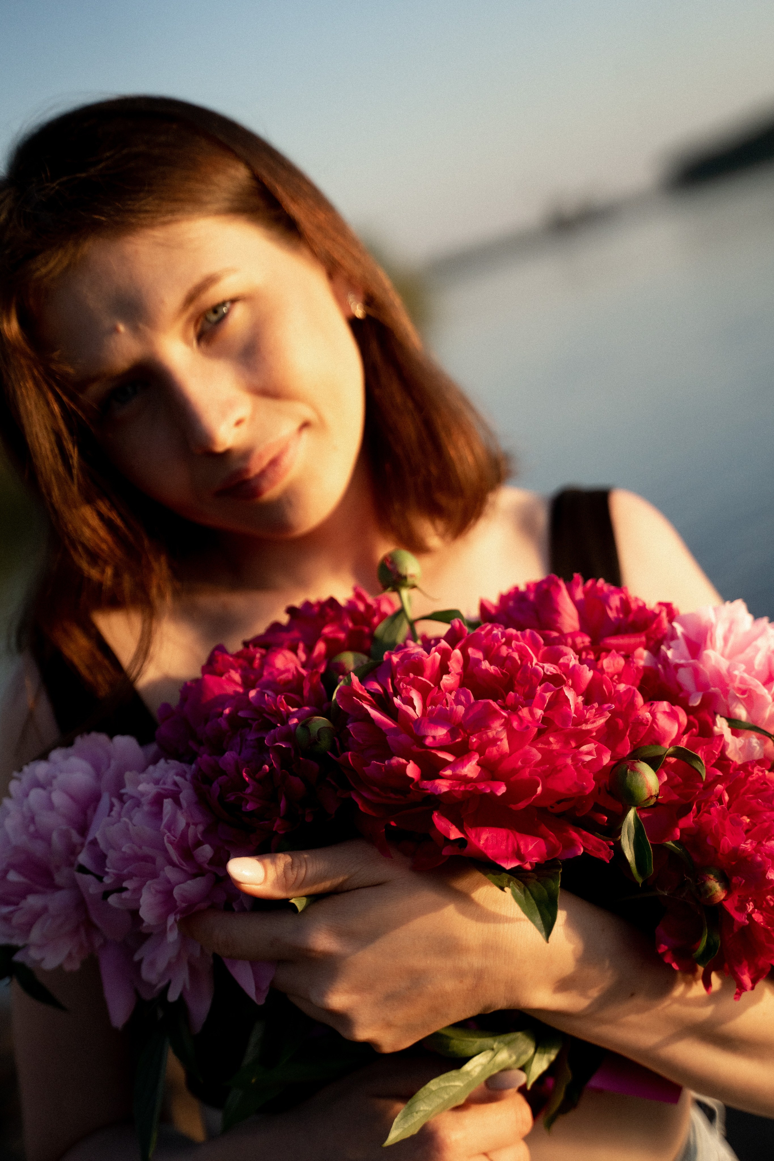 Девушки на берегу