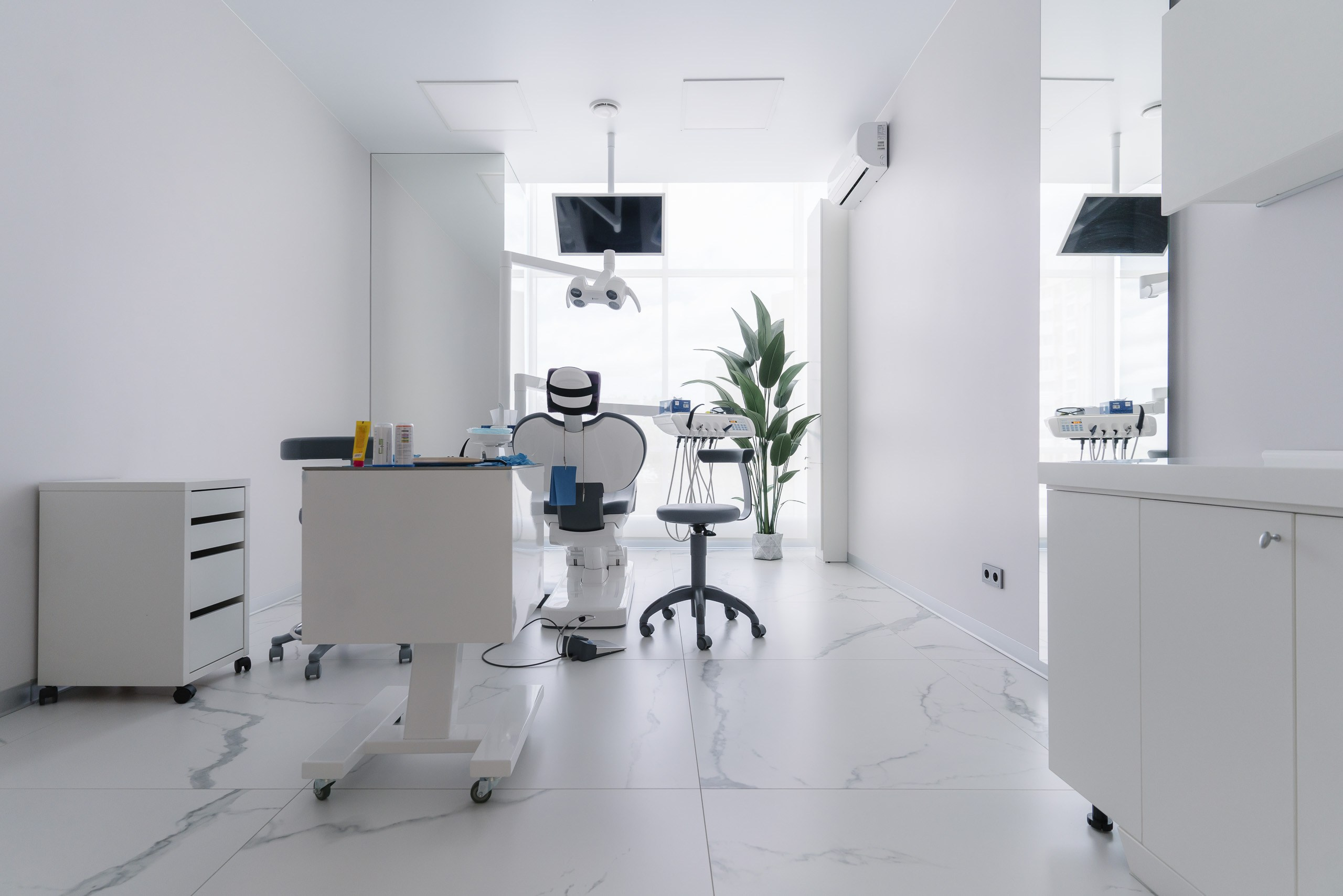 Дизайн интрьера стоматологической клиники «Da Vinci». Архитектурно-дизайнерское бюро ROOMS