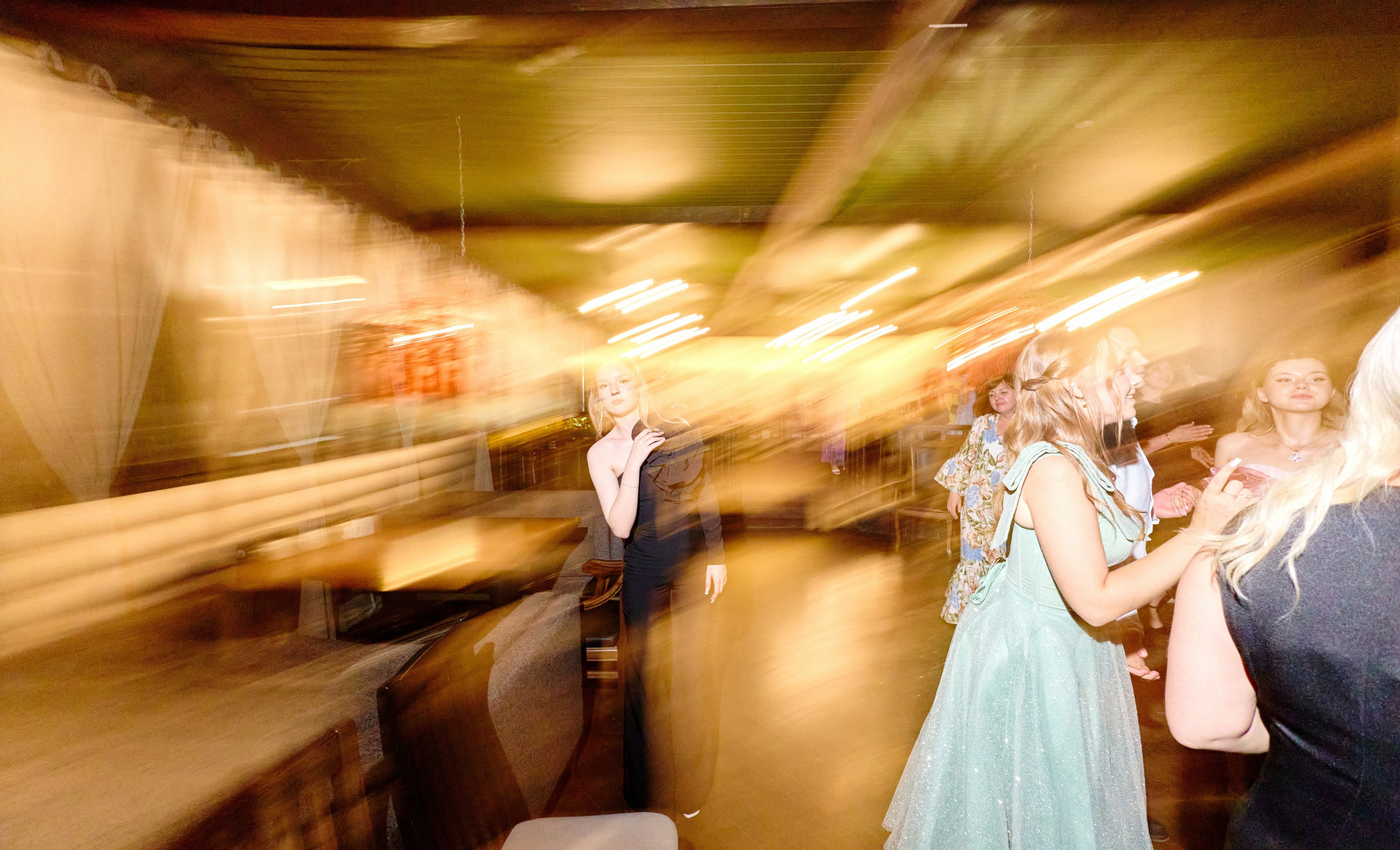 Выпускной 35 Сош. Фотограф Выпускные альбомы Таганрог Сергей Коробченко