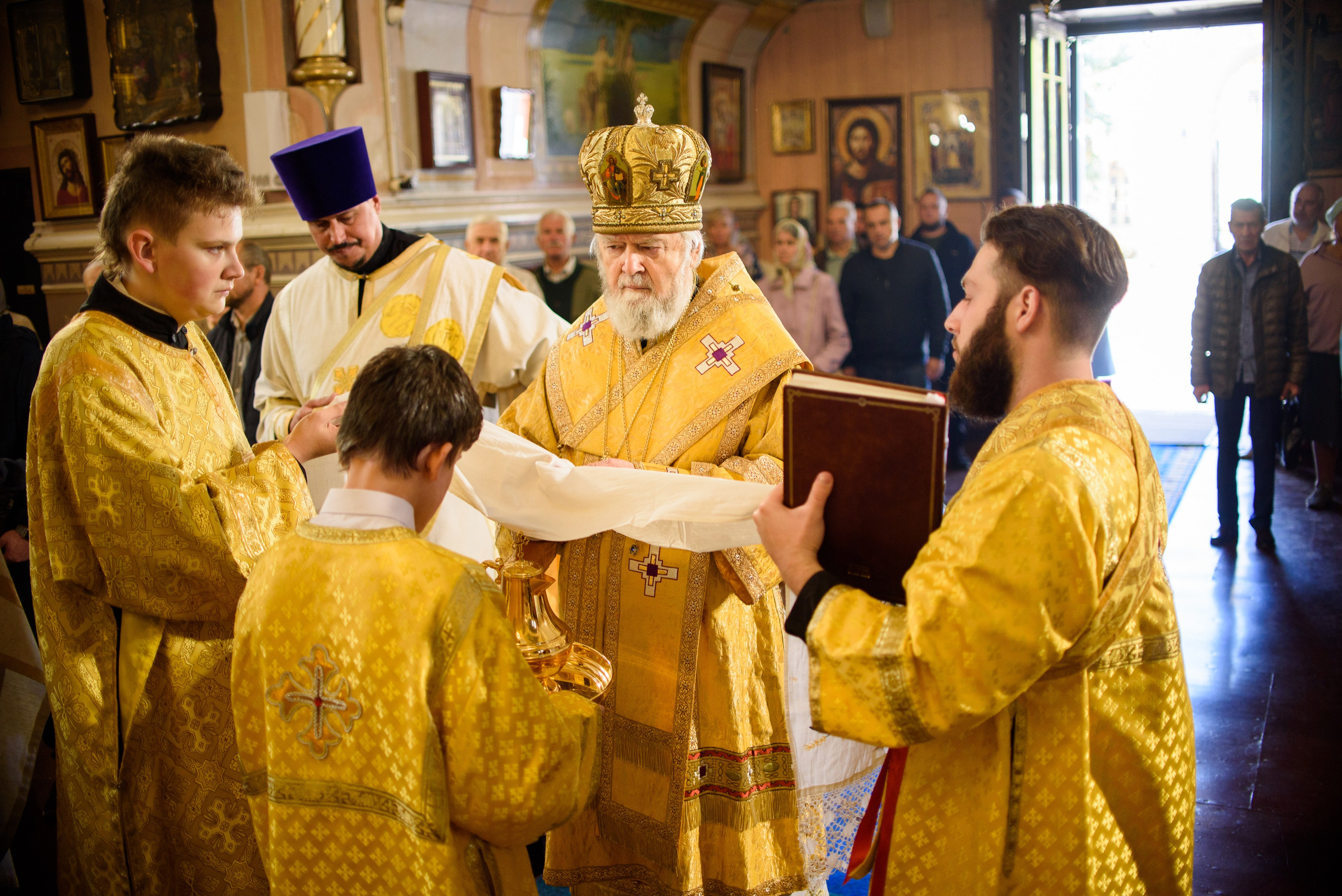 Воскресная литургия 29.10.2023. Семейный и свадебный фотограф в Феодосии и Коктебеле