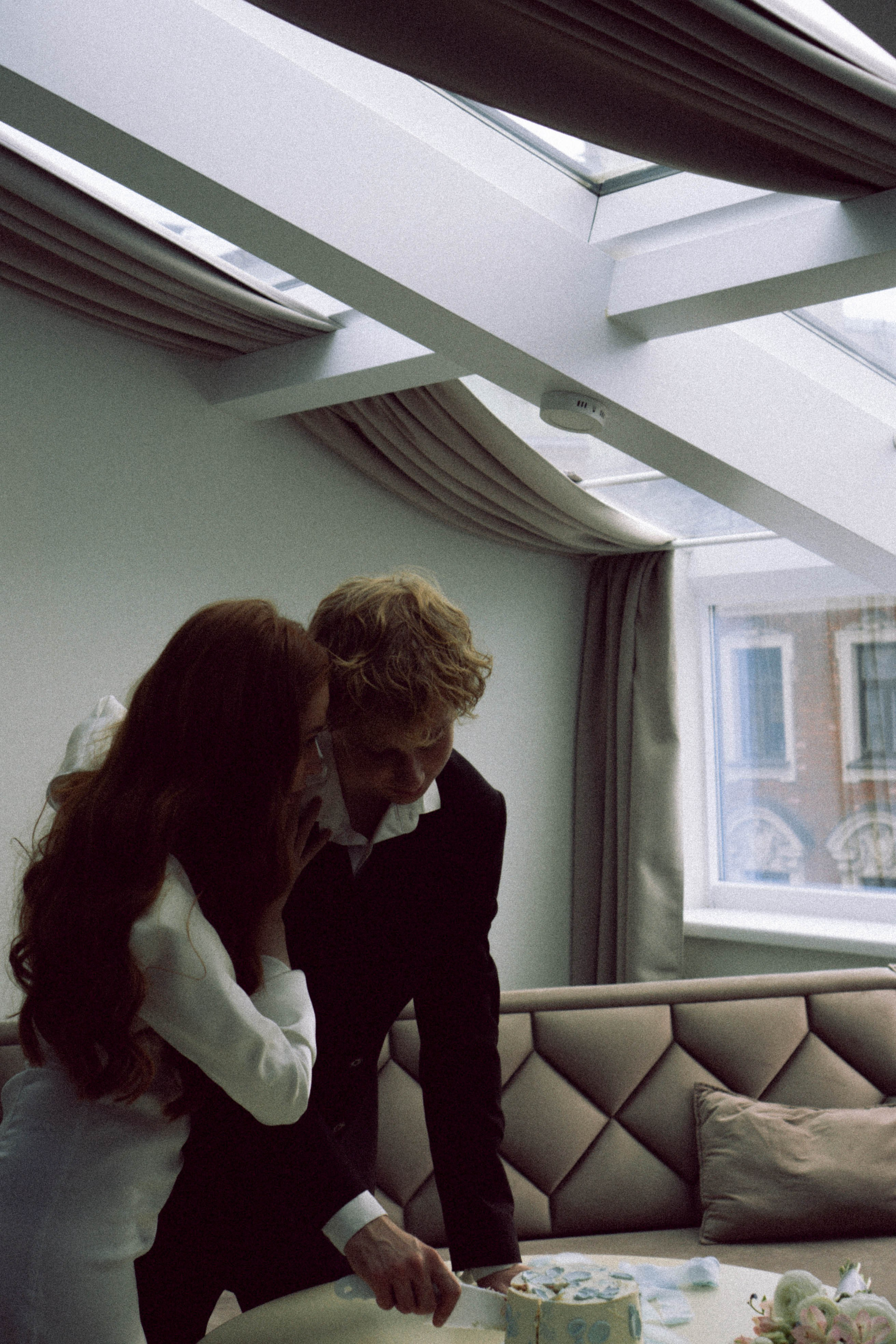 СВАДЕБНАЯ СЬЕМКА В ОТЕЛЕ. СБОРЫ ЖЕНИХА И НЕВЕСТЫ И ТАКЖЕ ТОР И ПОДГОТОВКА К ПРОГУЛКЕ. Профессиональный фотограф, Санкт-Петербург — Виктория Богомолова