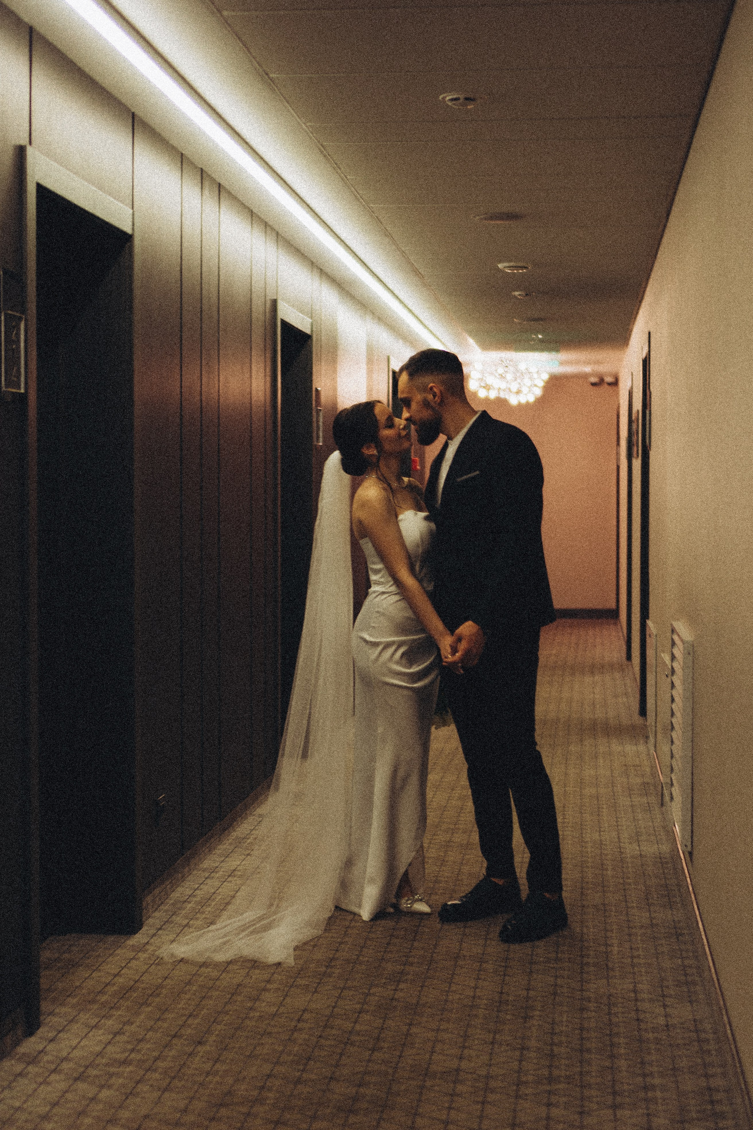 СВАДЕБНАЯ СЬЕМКА СБОРОВ ЖЕНИХА И НЕВЕСТЫ В ОТЕЛЕ И ТАКЖЕ ФОТОСЕССИИЯ В ОТЕЛЕЕ МЕГАПОЛИС БРЯНСК. Профессиональный фотограф, Санкт-Петербург — Виктория Богомолова