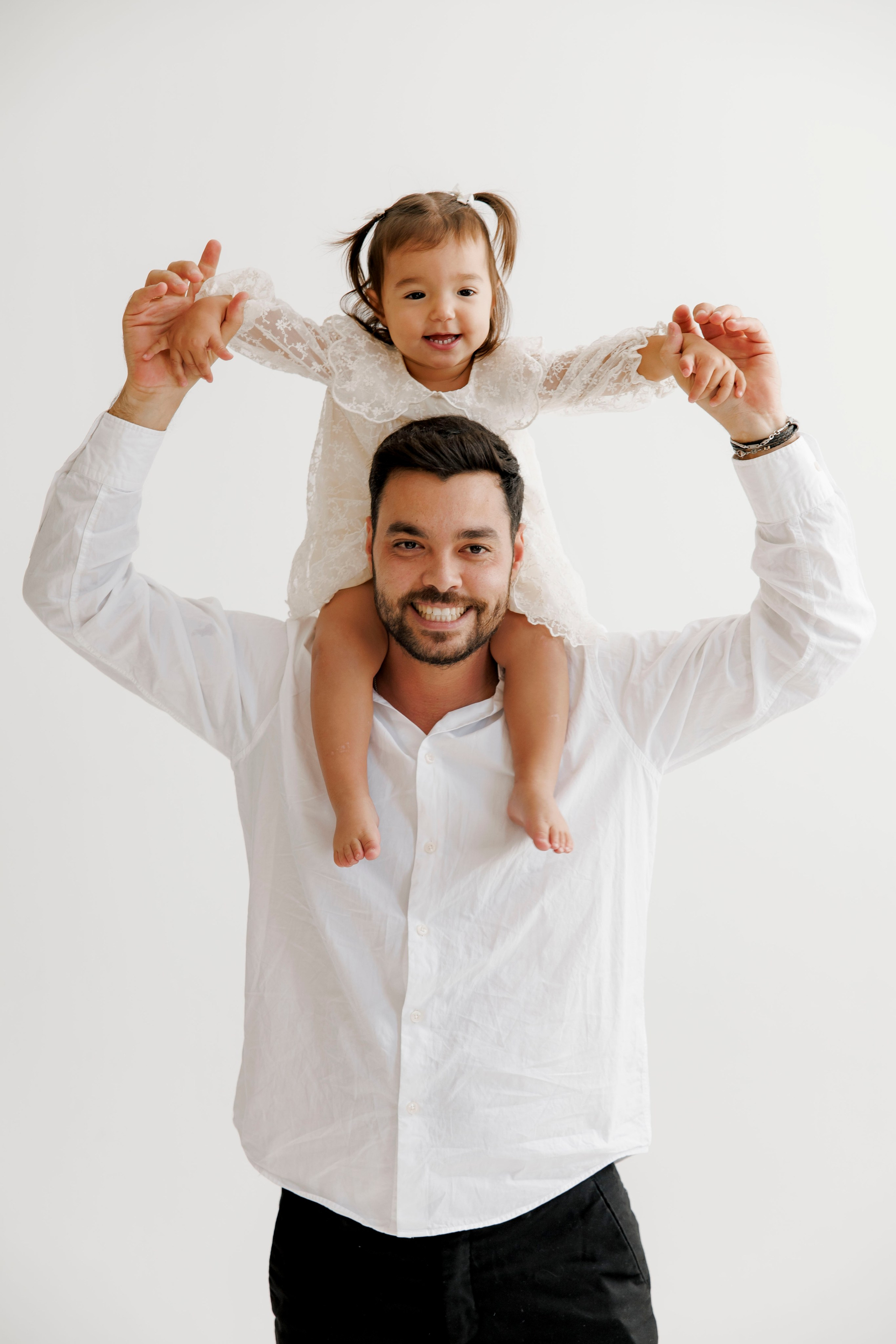 Family photoshoot inside the studio. Wedding and family photographer